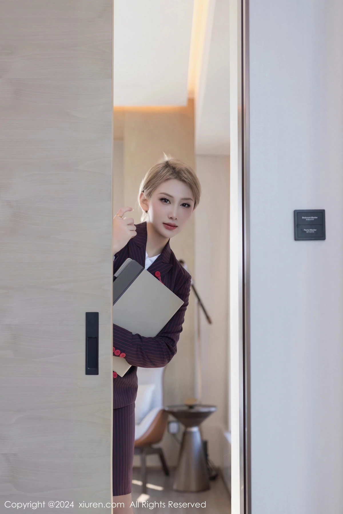 [XiuRen秀人网] 2024.01.31 No.8042 沈青黛 美腿丝袜 [78P] NO.1