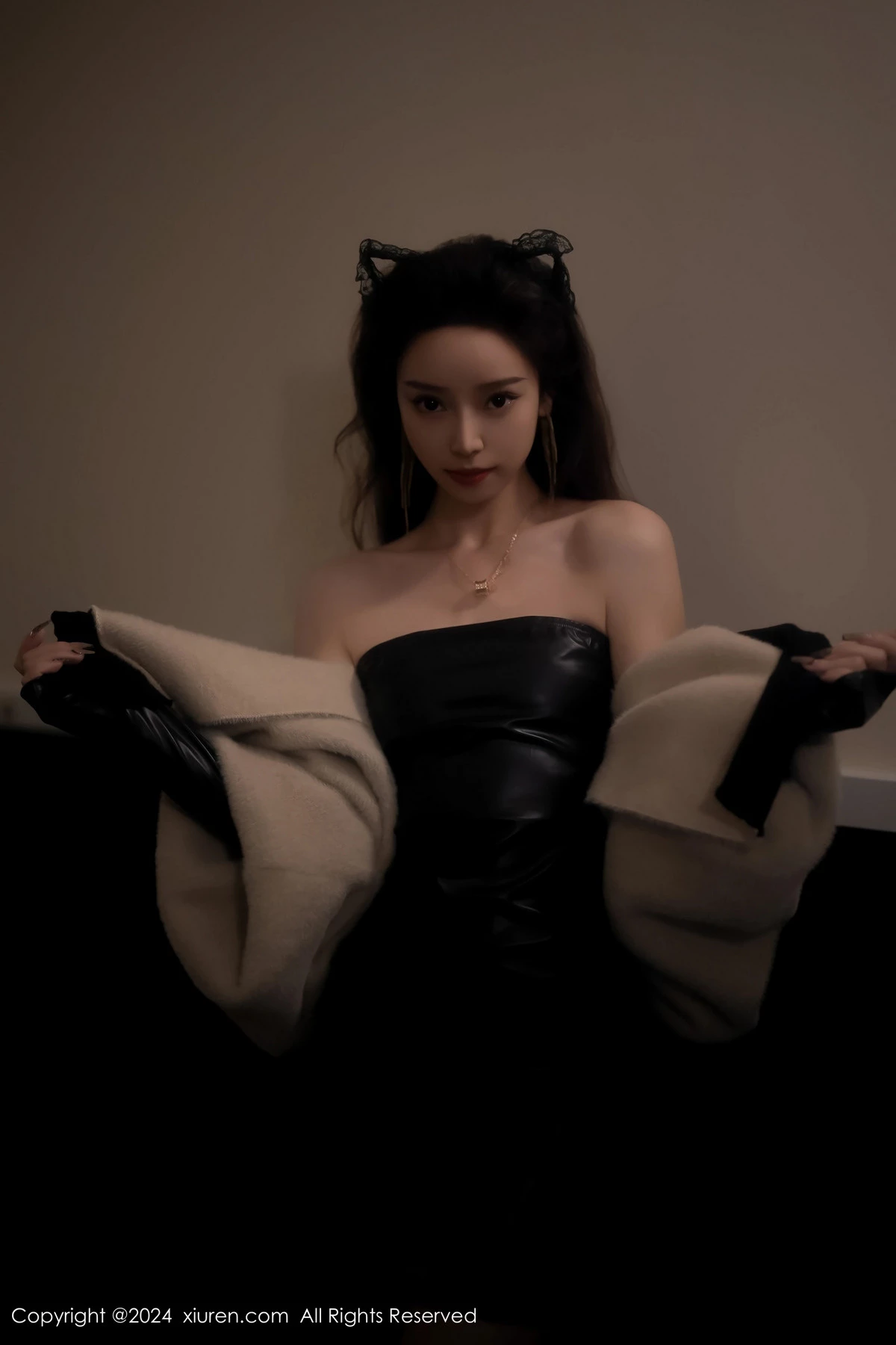 [XiuRen秀人网] 2024.02.01 No.8049 苏曼兮 黑丝美腿 [64P] NO.9