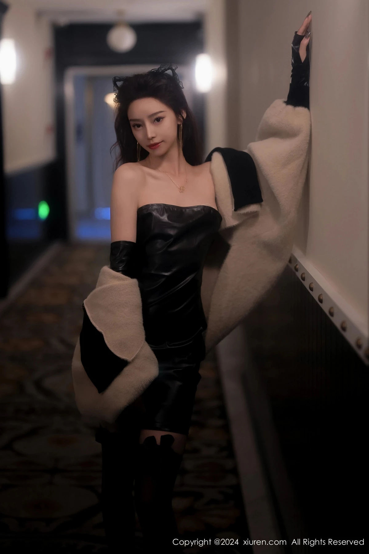 [XiuRen秀人网] 2024.02.01 No.8049 苏曼兮 黑丝美腿 [64P] NO.7