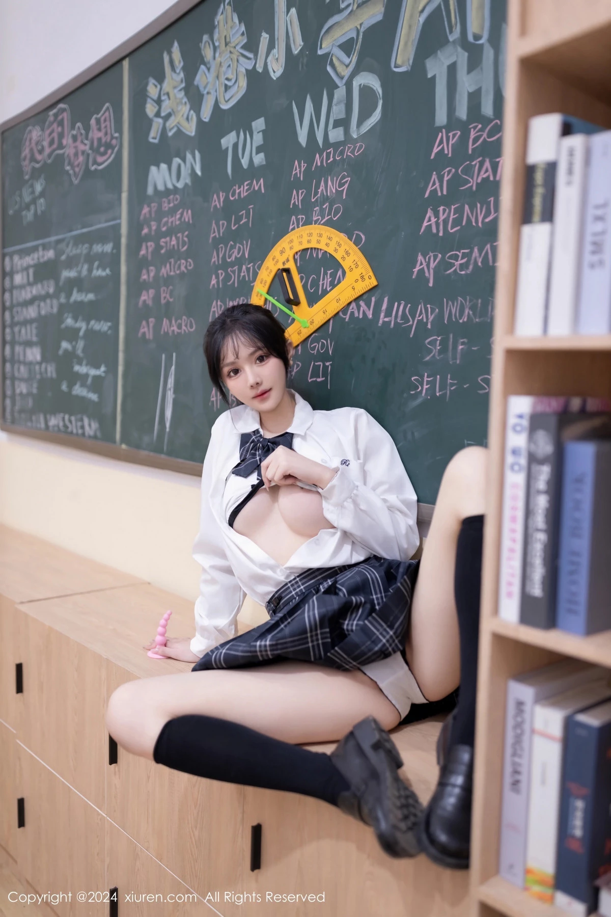 [XiuRen秀人网] 2024.02.02 No.8058 幼幼 美腿性感 [80P] NO.7