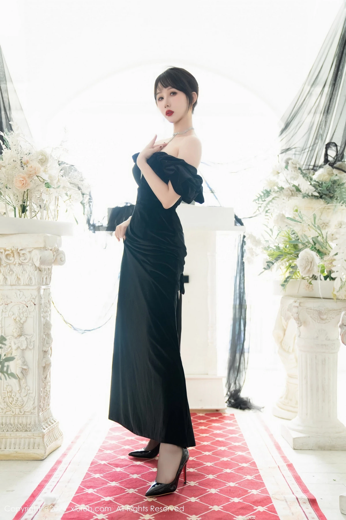 [XiuRen秀人网] 2024.02.05 No.8070 波巧酱 黑丝美腿 [87P] NO.1