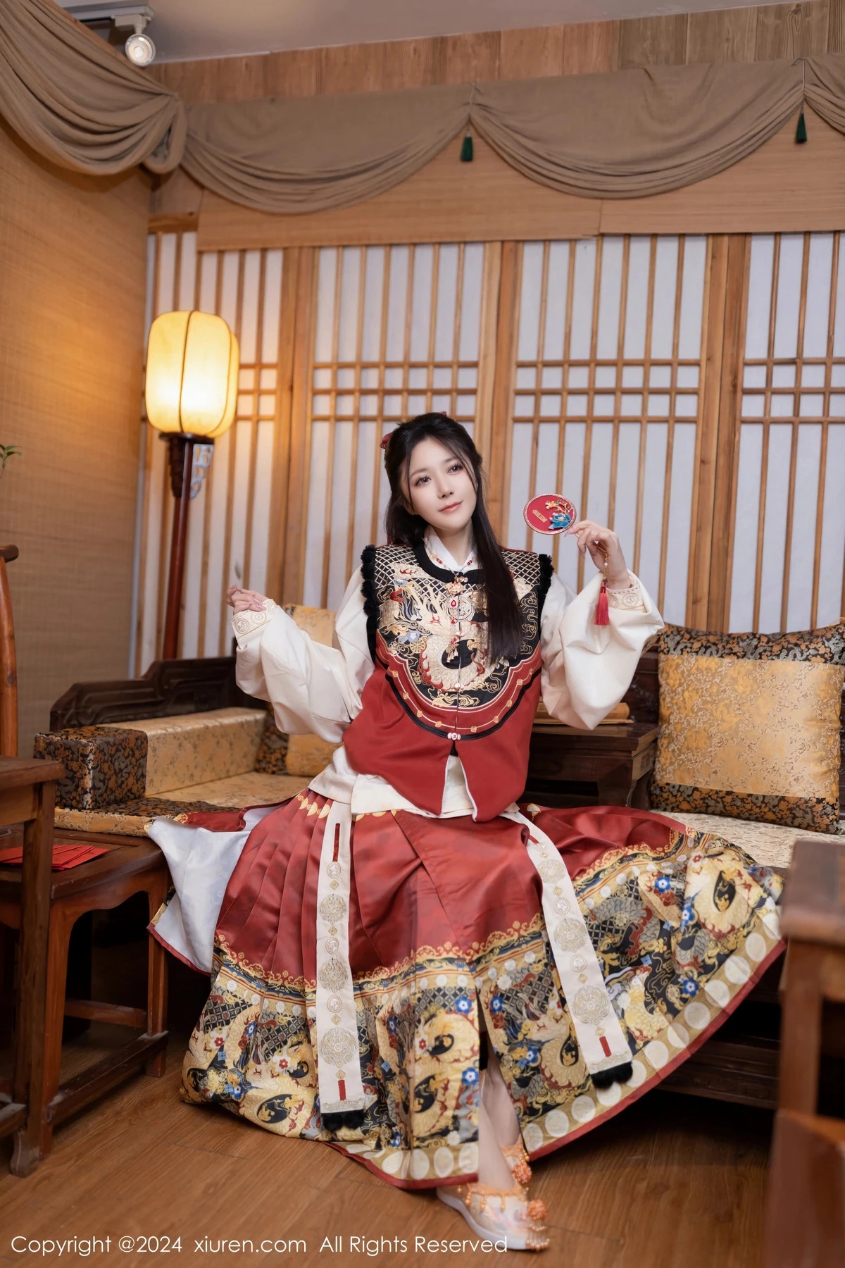 [XiuRen秀人网] 2024.02.08 No.8095 鱼子酱Fish 美腿妩媚 [80P] NO.1