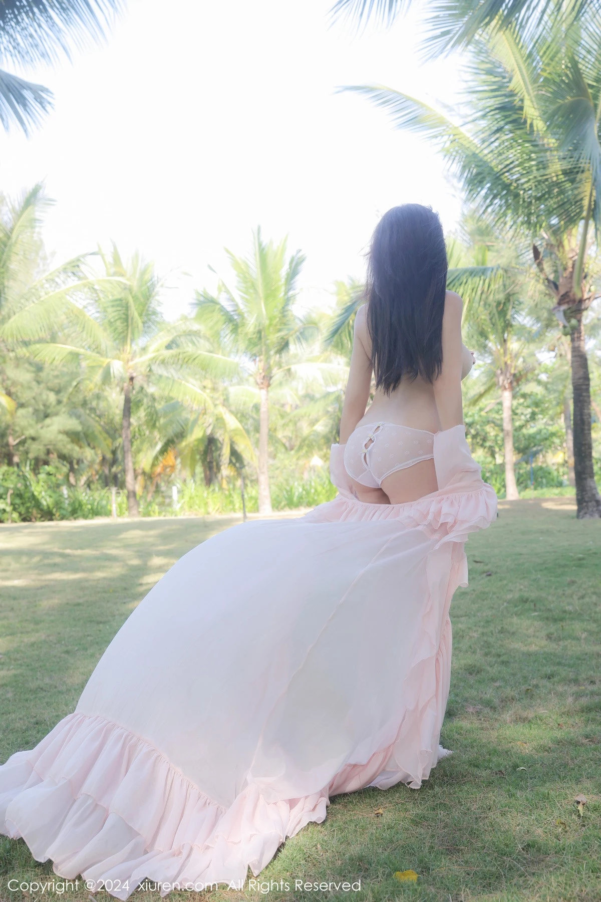 [XiuRen秀人网] 2024.01.23 No.8007 小薯条nienie 户外美腿 [59P] NO.1