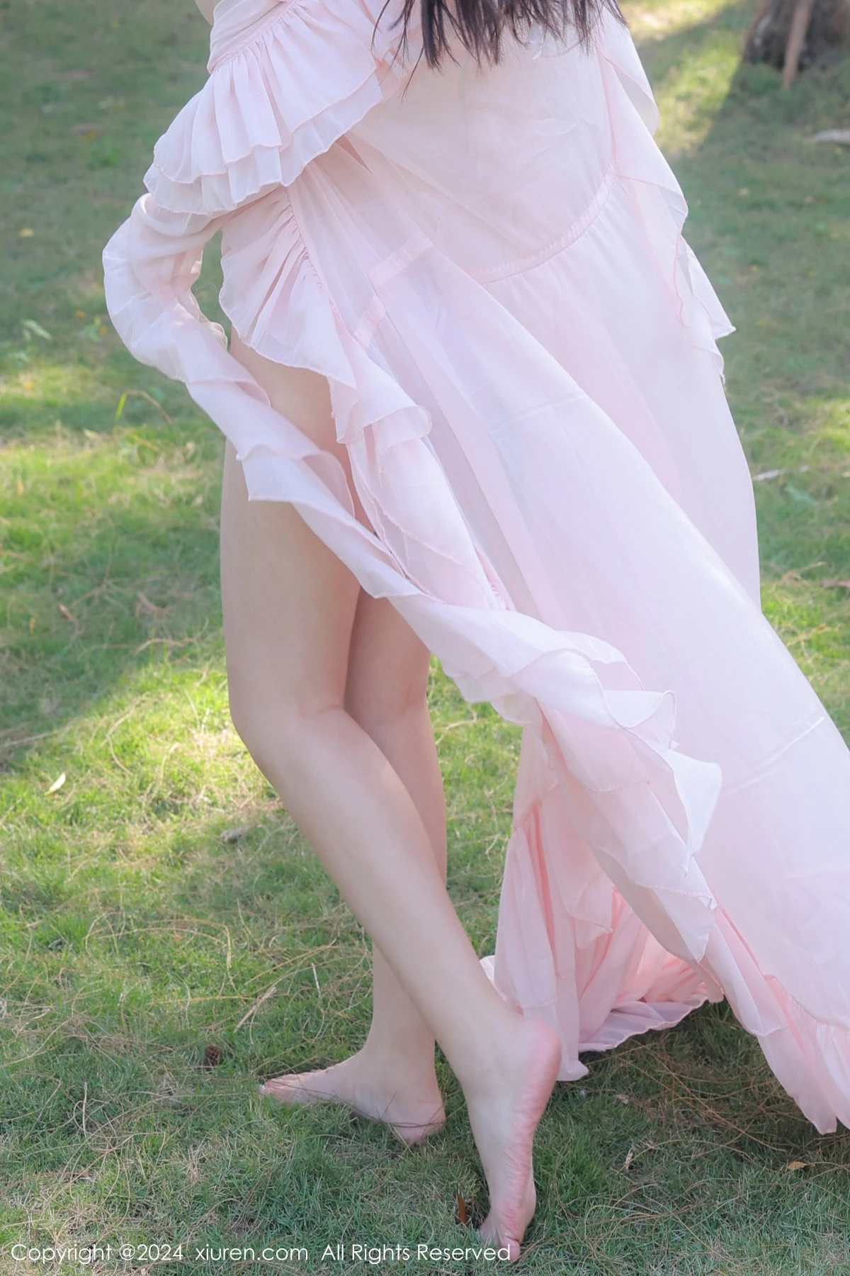 [XiuRen秀人网] 2024.01.23 No.8007 小薯条nienie 户外美腿 [59P] NO.2