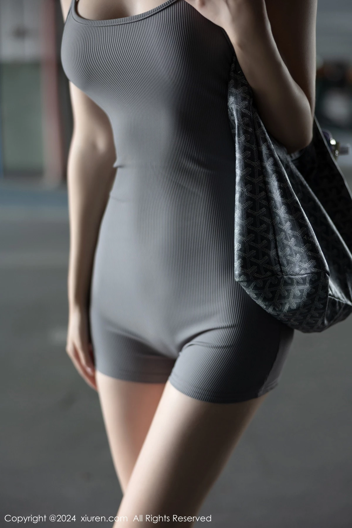 [XiuRen秀人网] 2024.01.23 No.8005 章芃芃 美腿户外 [83P] NO.1