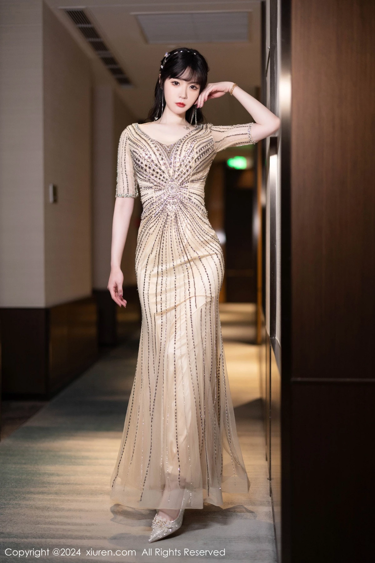 [XiuRen秀人网] 2024.01.24 No.8014 梦心玥 长裙美腿 [84P] NO.8