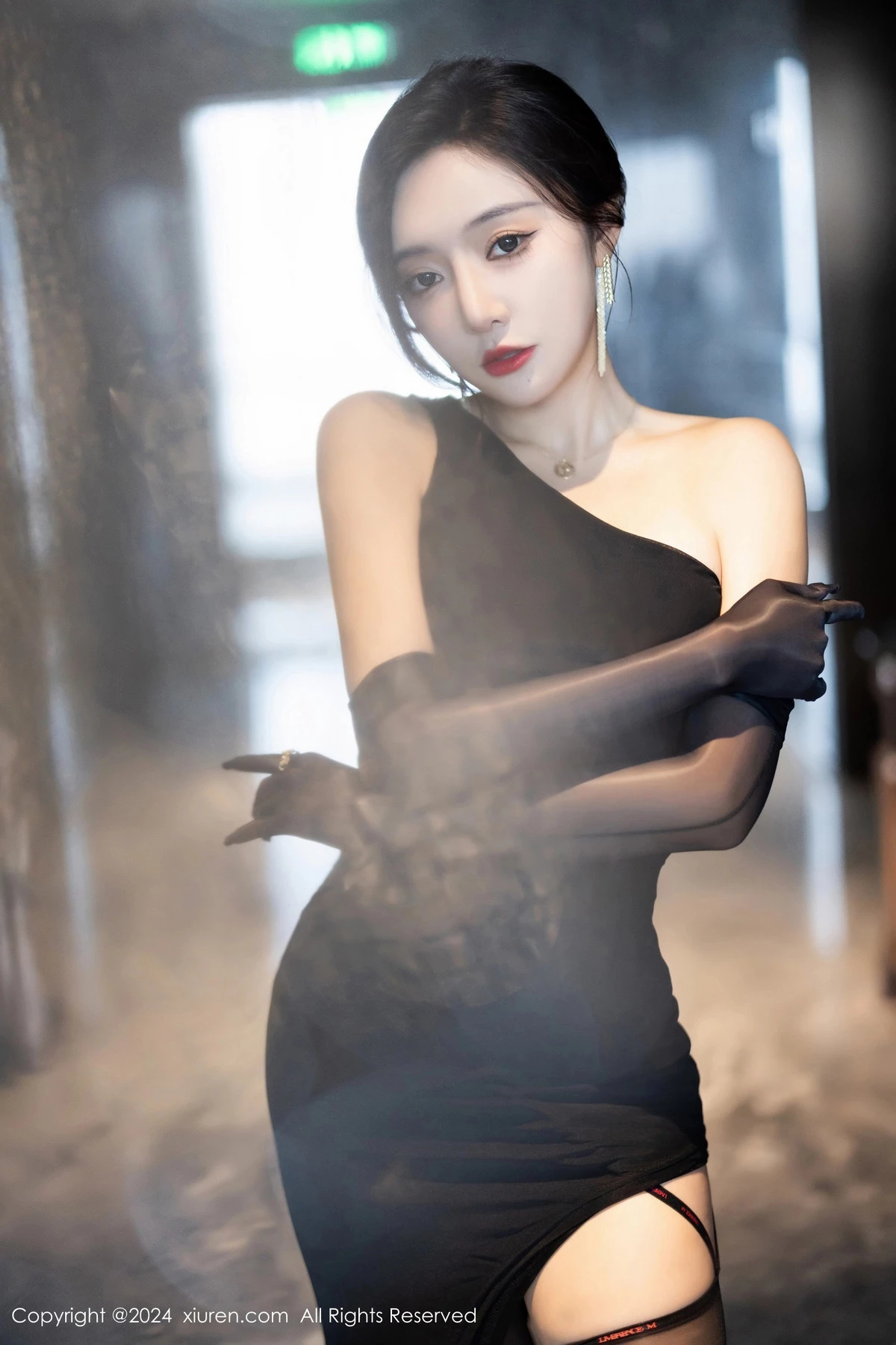 [XiuRen秀人网] 2024.03.07 No.8194 王馨瑶yanni 美腿黑丝 [82P] NO.9