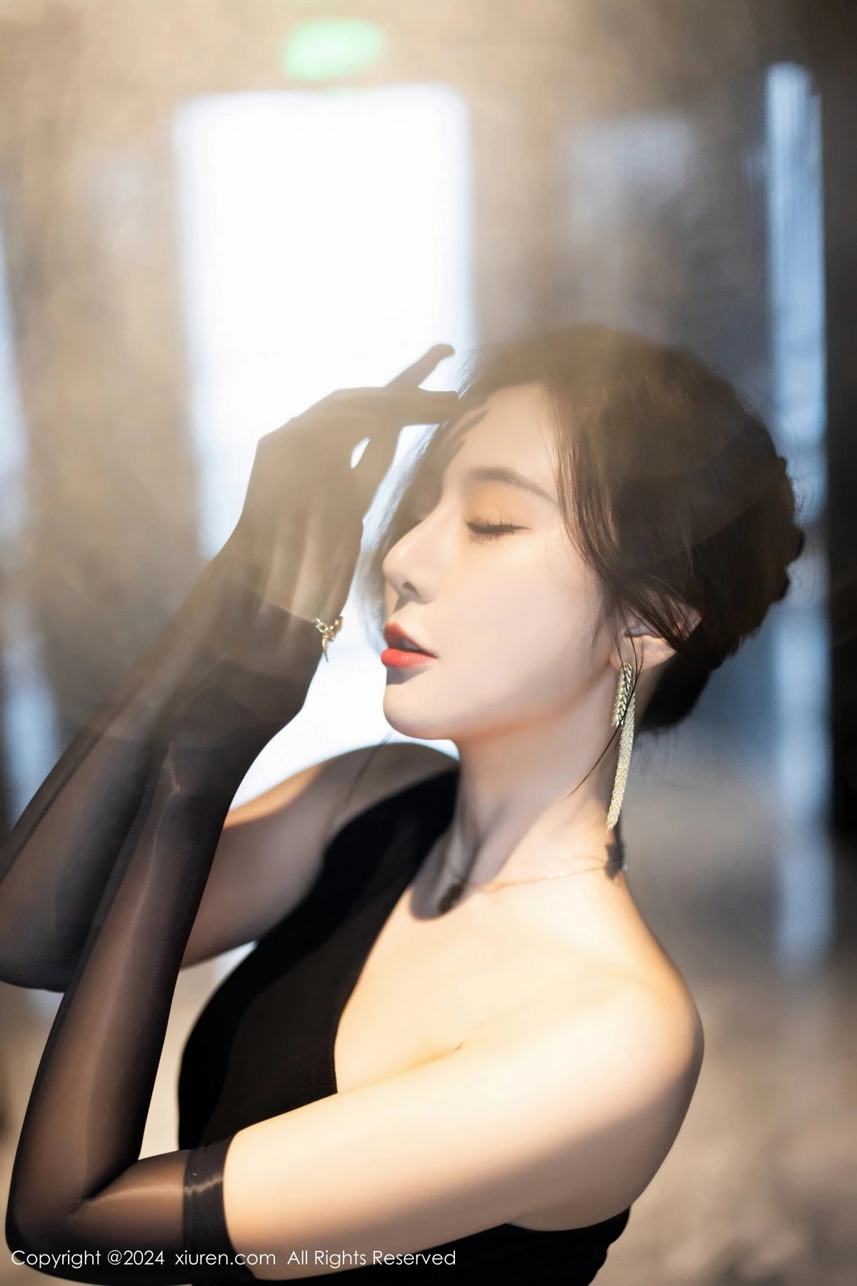 [XiuRen秀人网] 2024.03.07 No.8194 王馨瑶yanni 美腿黑丝 [82P] NO.12