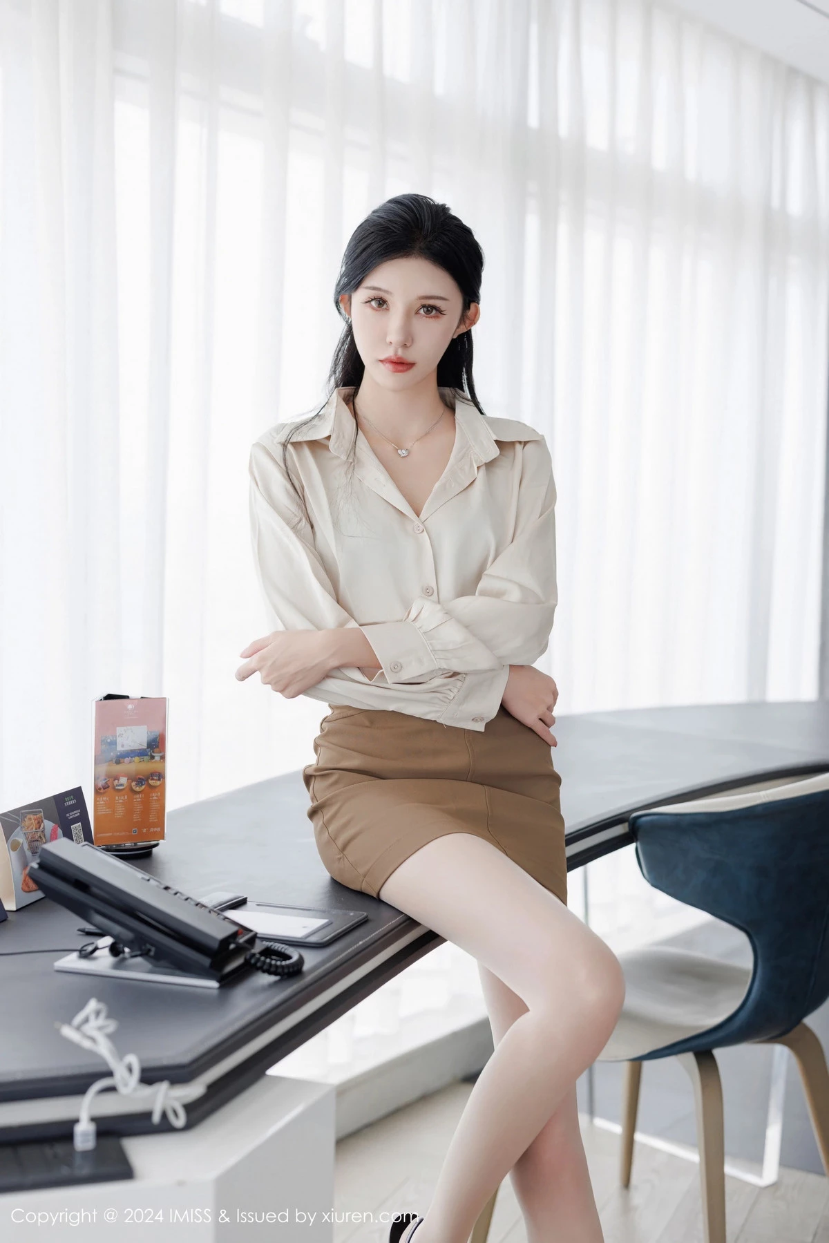 [IMISS爱蜜社] 2024.03.07 VOL.767 泥鳅鳅 短裙美腿 [44P] NO.4