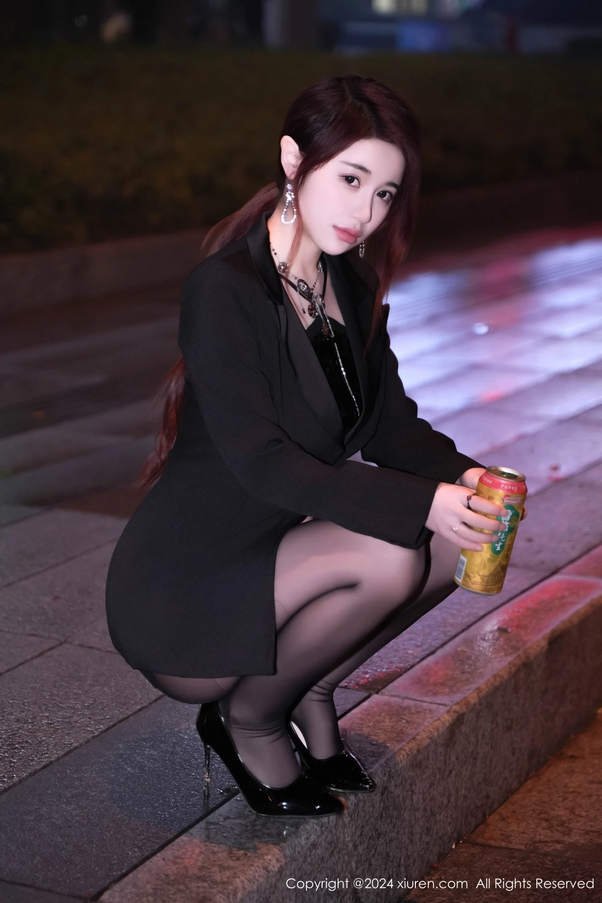 [XiuRen秀人网] 2024.03.08 No.8199 美七 Mia 黑丝美腿 [69P] NO.1