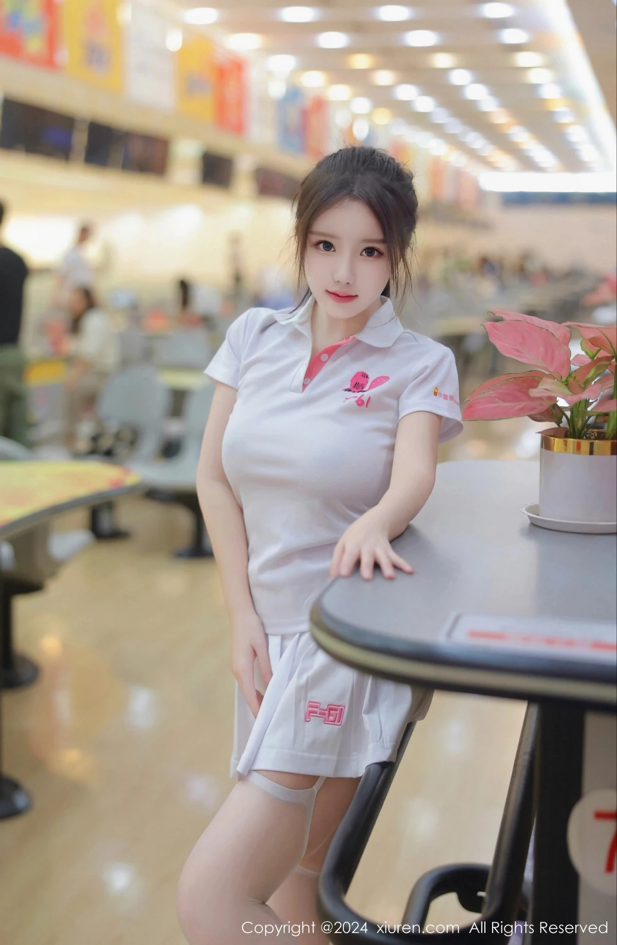 [XiuRen秀人网] 2024.02.20 No.8118 小薯条nienie 丝袜美腿 [80P] NO.1