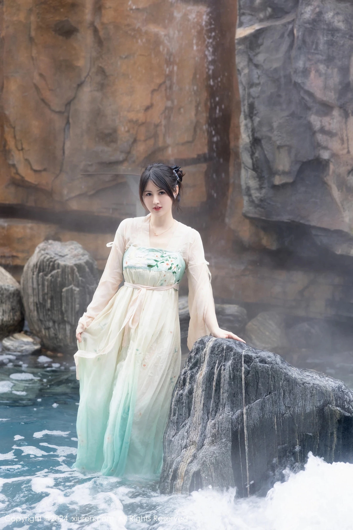 [XiuRen秀人网] 2024.02.22 No.8128 诗诗kiki 性感美臀 [82P] NO.1