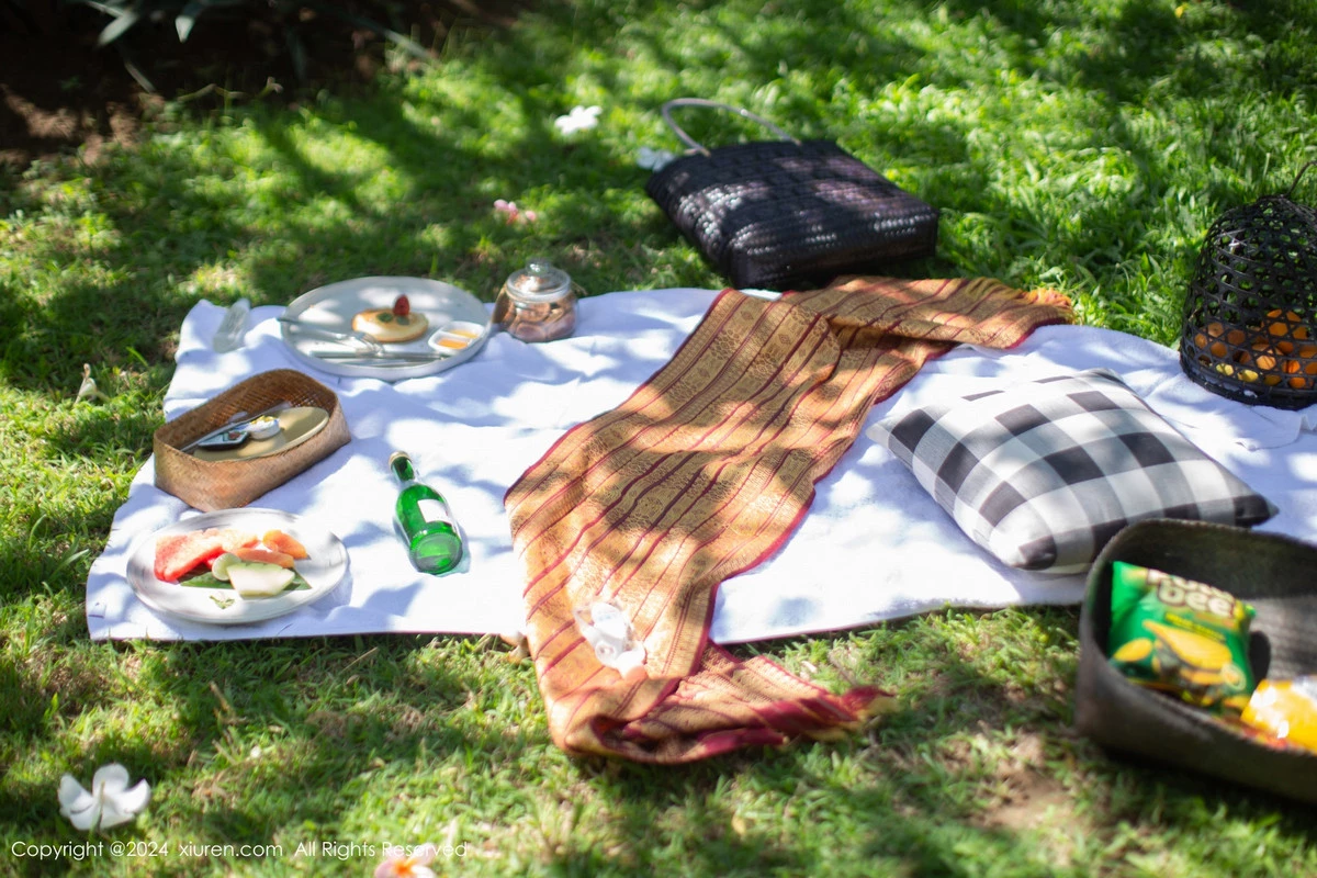 [XiuRen秀人网] 2024.03.19 No.8256 绮里嘉ula 美腿丝袜 [75P] NO.1