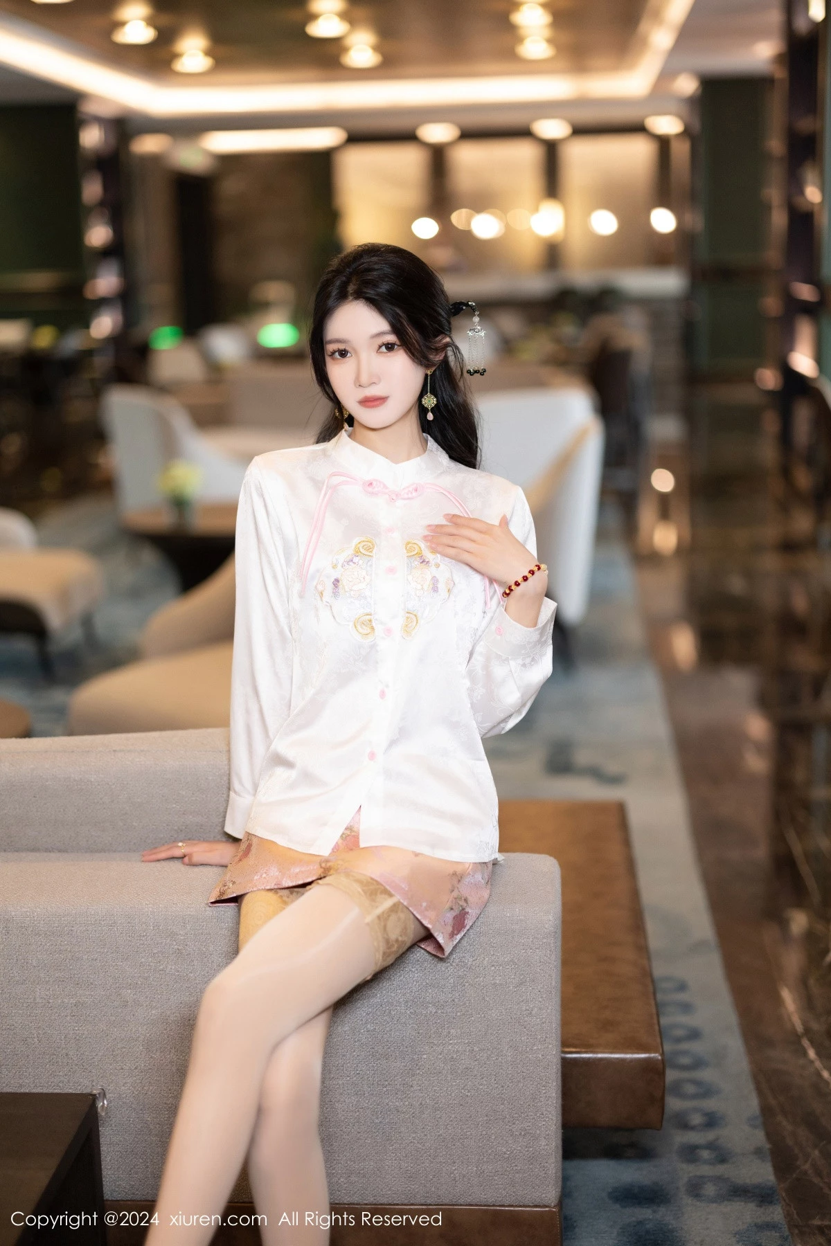 [XiuRen秀人网] 2024.04.07 No.8347 程程程- 丝袜美腿 [85P] NO.9