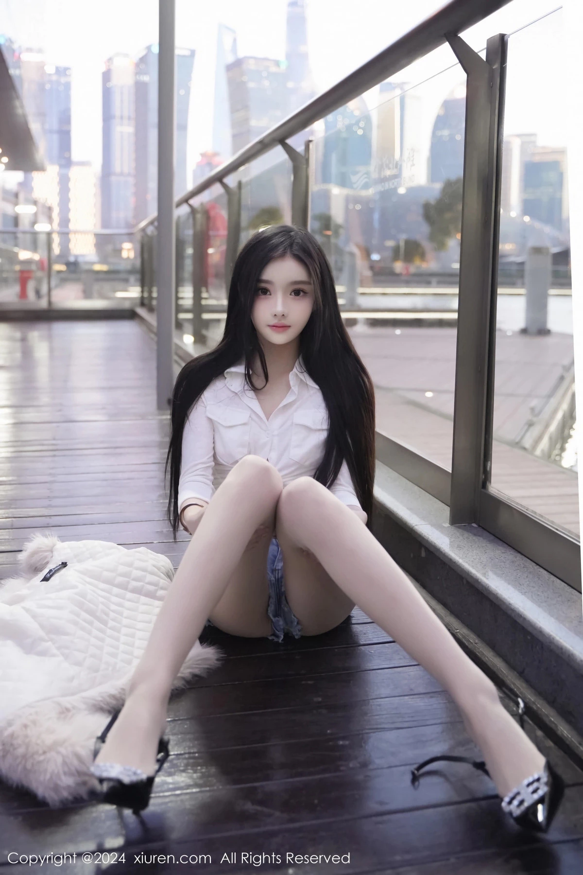 [XiuRen秀人网] 2024.03.20 No.8261 龙雪儿 清纯美腿 [77P] NO.1