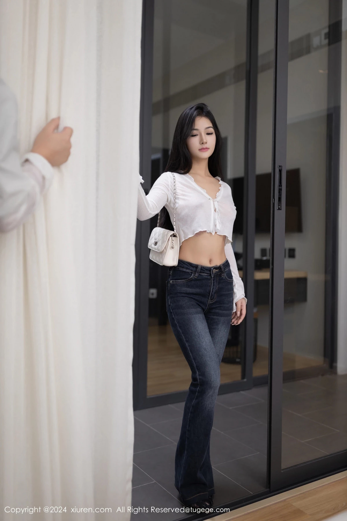 [XiuRen秀人网] 2024.03.20 No.8262 小茶茶tea 丝袜美臀 [80P] NO.8