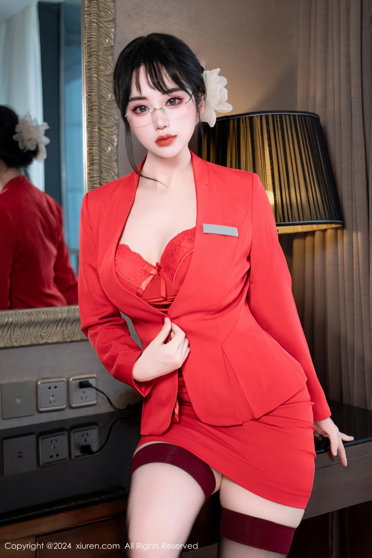 [XiuRen秀人网] 2024.04.09 No.8360 汐汐爱吃草莓 性感美腿 [60P] NO.11