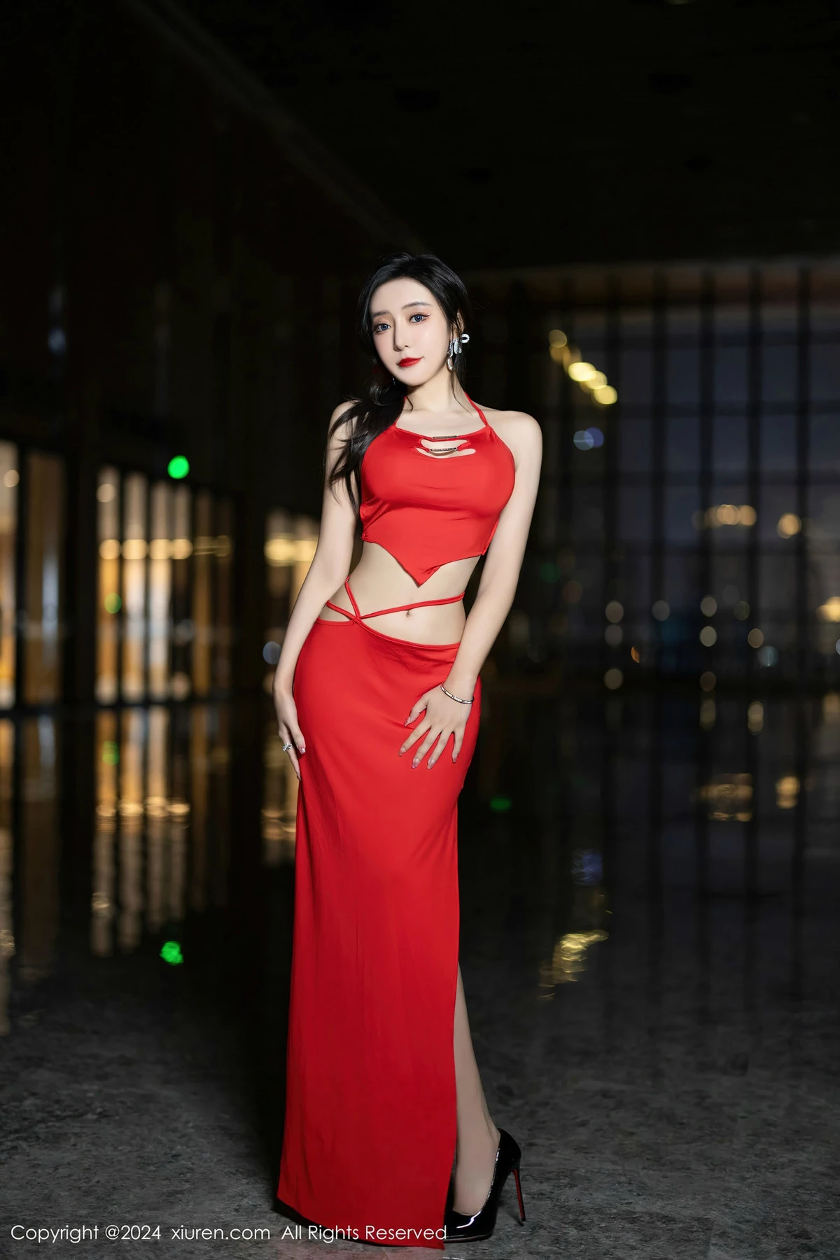 [XiuRen秀人网] 2024.04.11 No.8378 王馨瑶yanni 丝袜美腿 [80P] NO.1