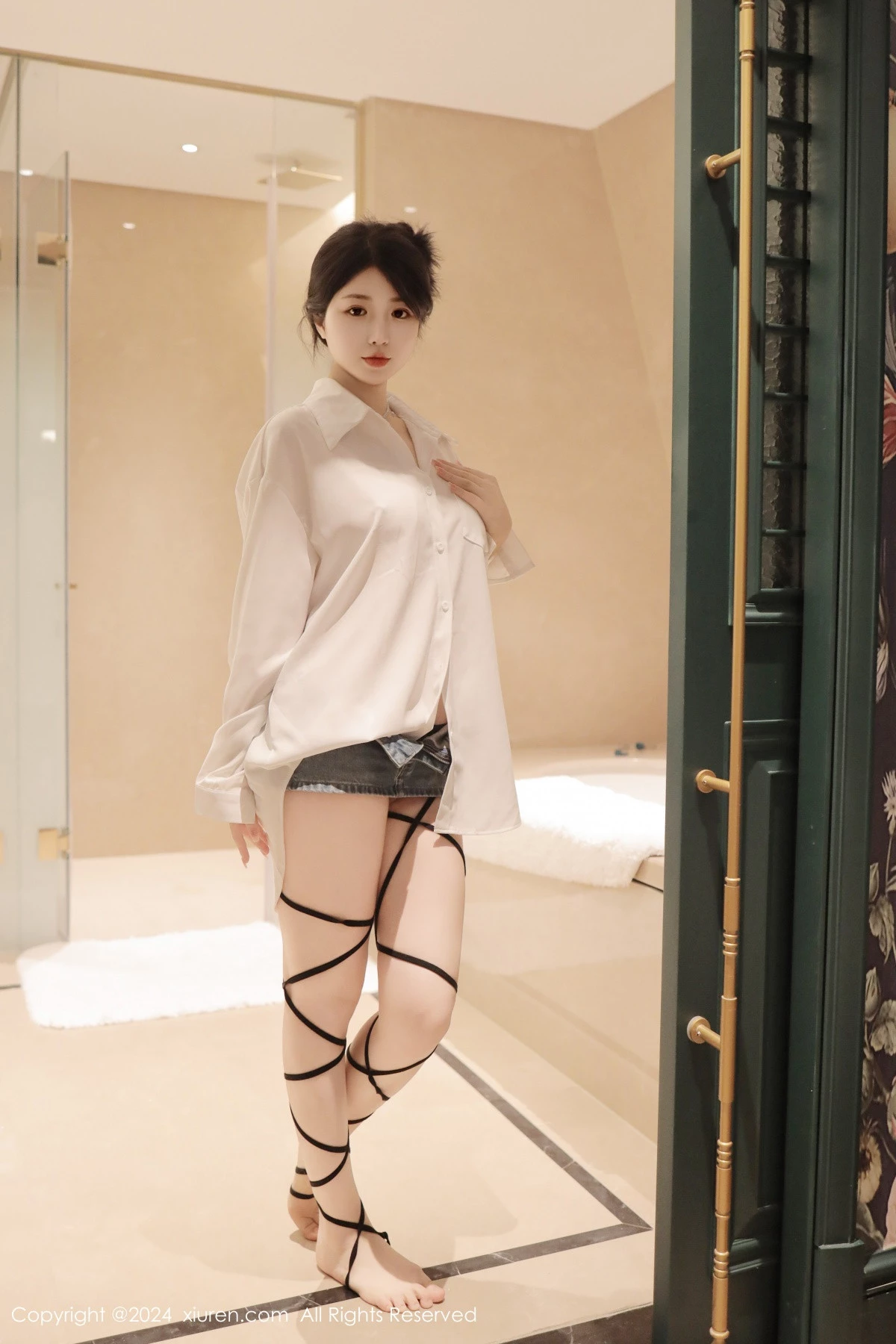 [XiuRen秀人网] 2024.04.16 No.8400 陈小花 美胸性感 [77P] NO.1