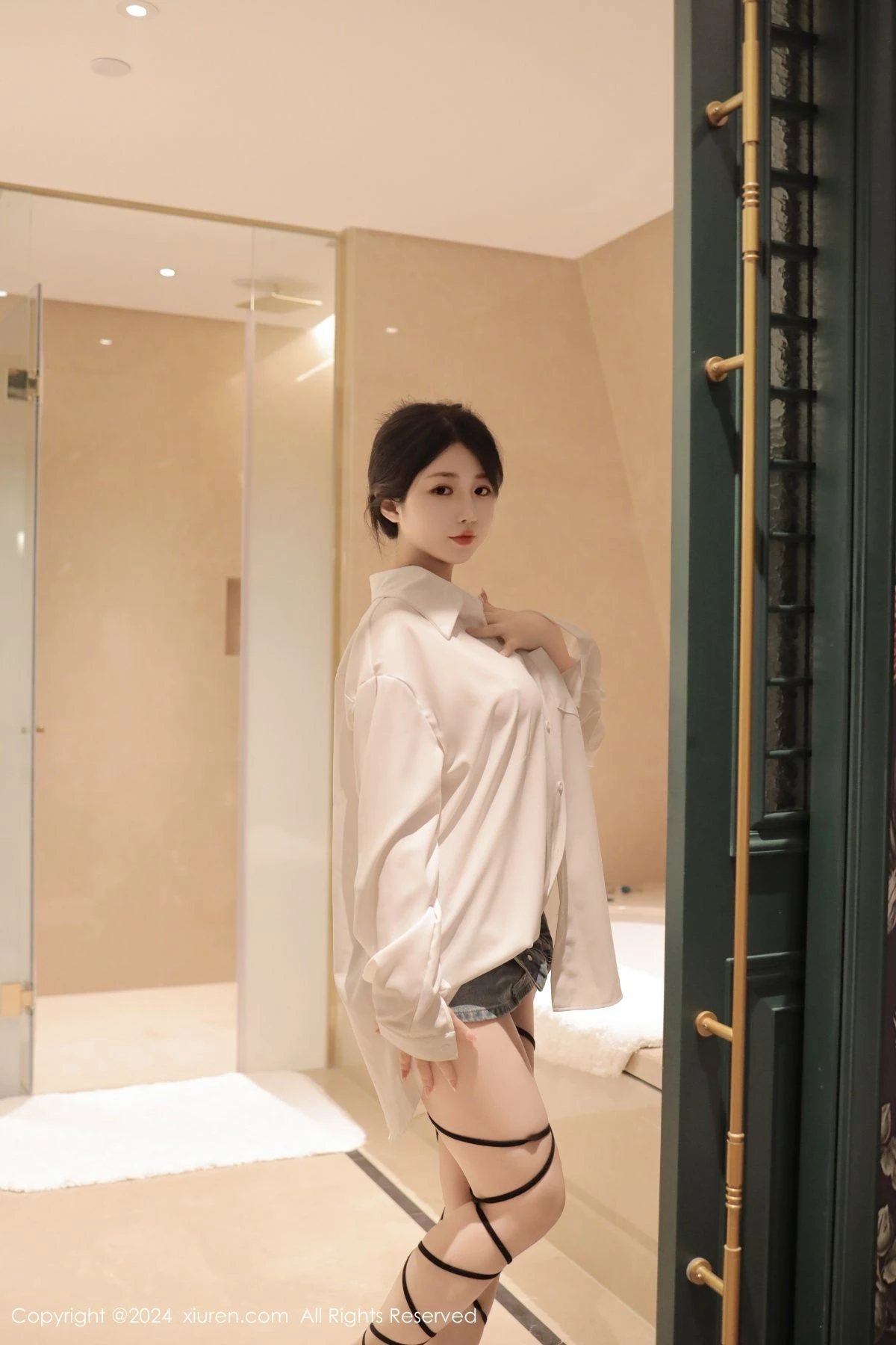 [XiuRen秀人网] 2024.04.16 No.8400 陈小花 美胸性感 [77P] NO.2