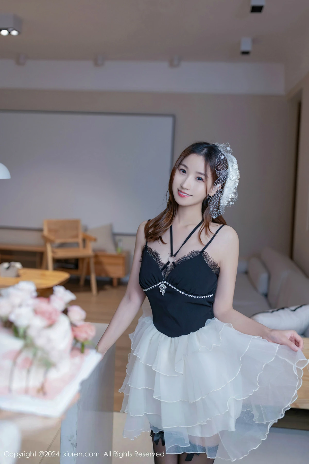 [XiuRen秀人网] 2024.04.16 No.8398 杏子Yada 黑丝美腿 [80P] NO.1