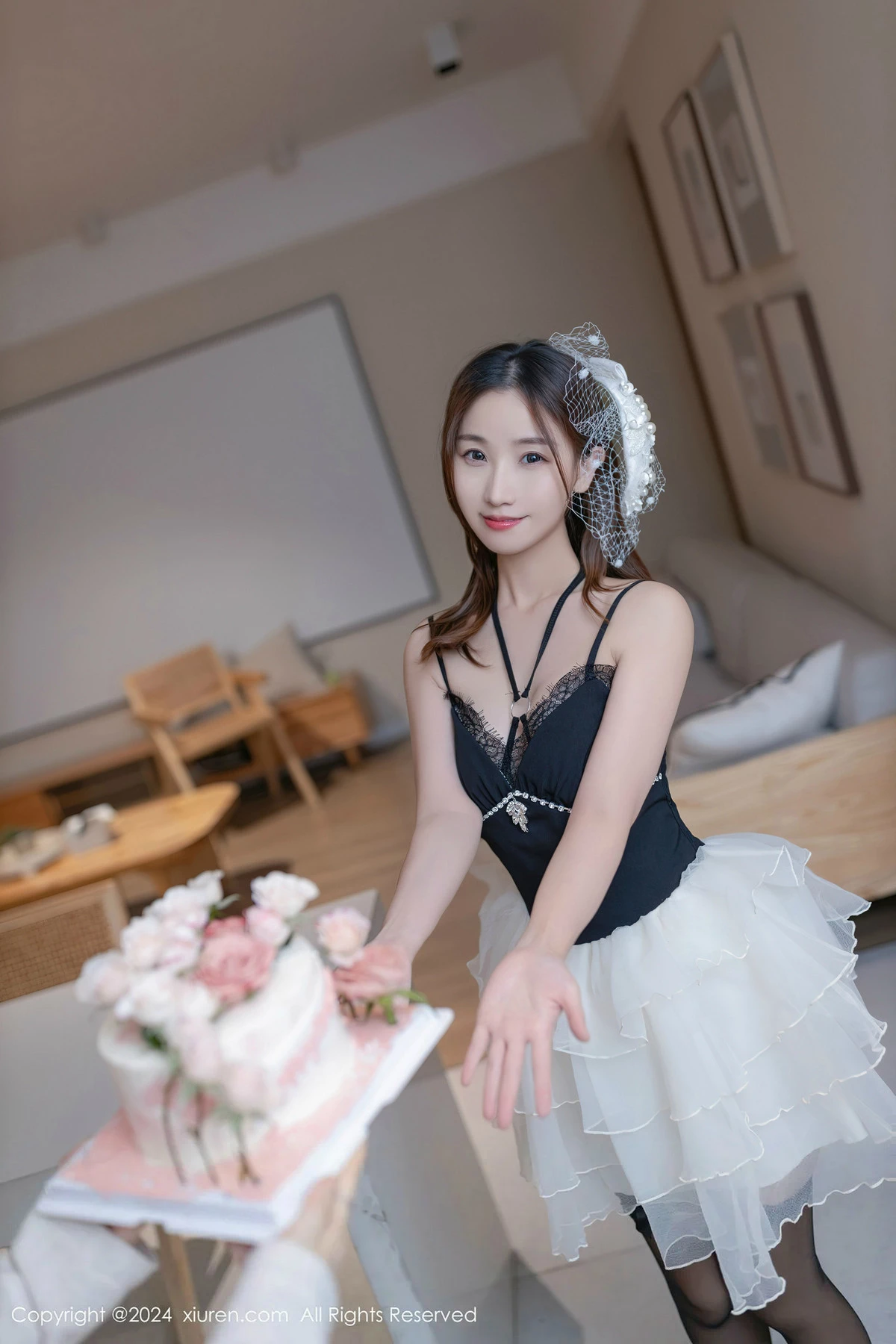 [XiuRen秀人网] 2024.04.16 No.8398 杏子Yada 黑丝美腿 [80P] NO.2