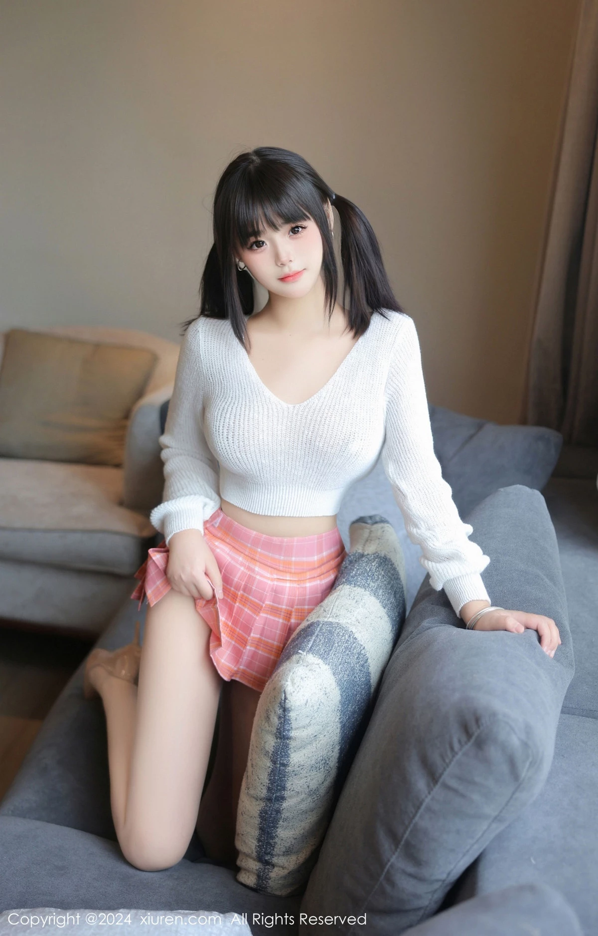 [XiuRen秀人网] 2024.04.17 No.8404 徐若兮 新人美腿 [82P] NO.1