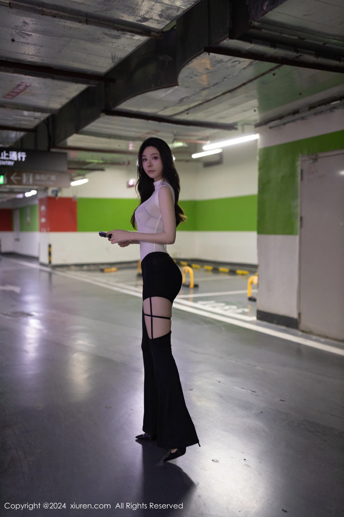 [XiuRen秀人网] 2024.03.21 No.8270 小逗逗 性感美臀 [80P] NO.1