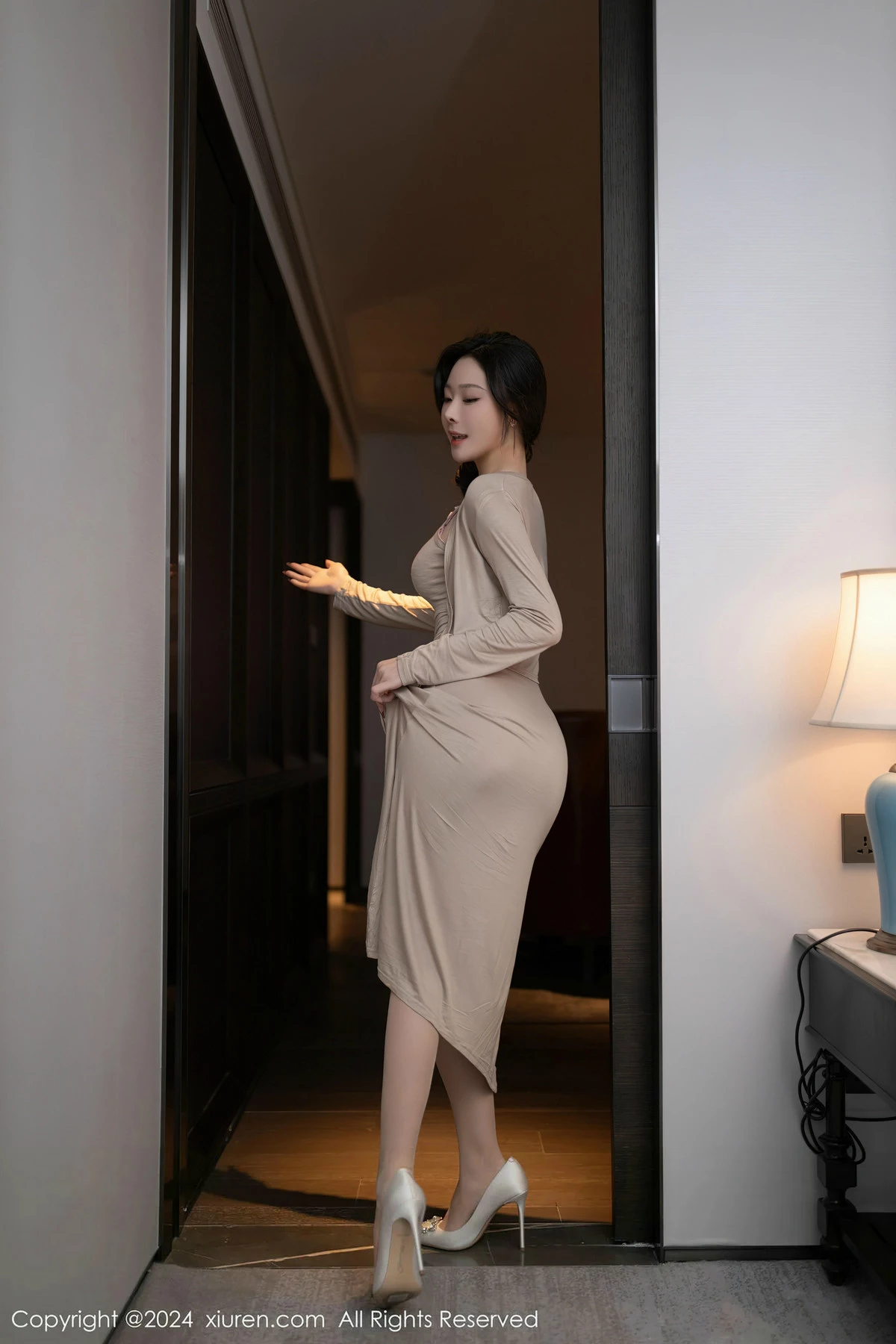 [XiuRen秀人网] 2024.04.18 No.8417 小逗逗 丝袜美腿 [84P] NO.4