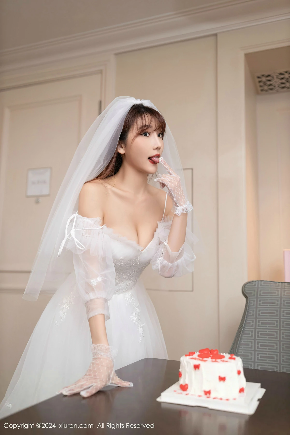 [XiuRen秀人网] 2024.04.18 No.8418 陆萱萱 丝袜美腿 [80P] NO.5