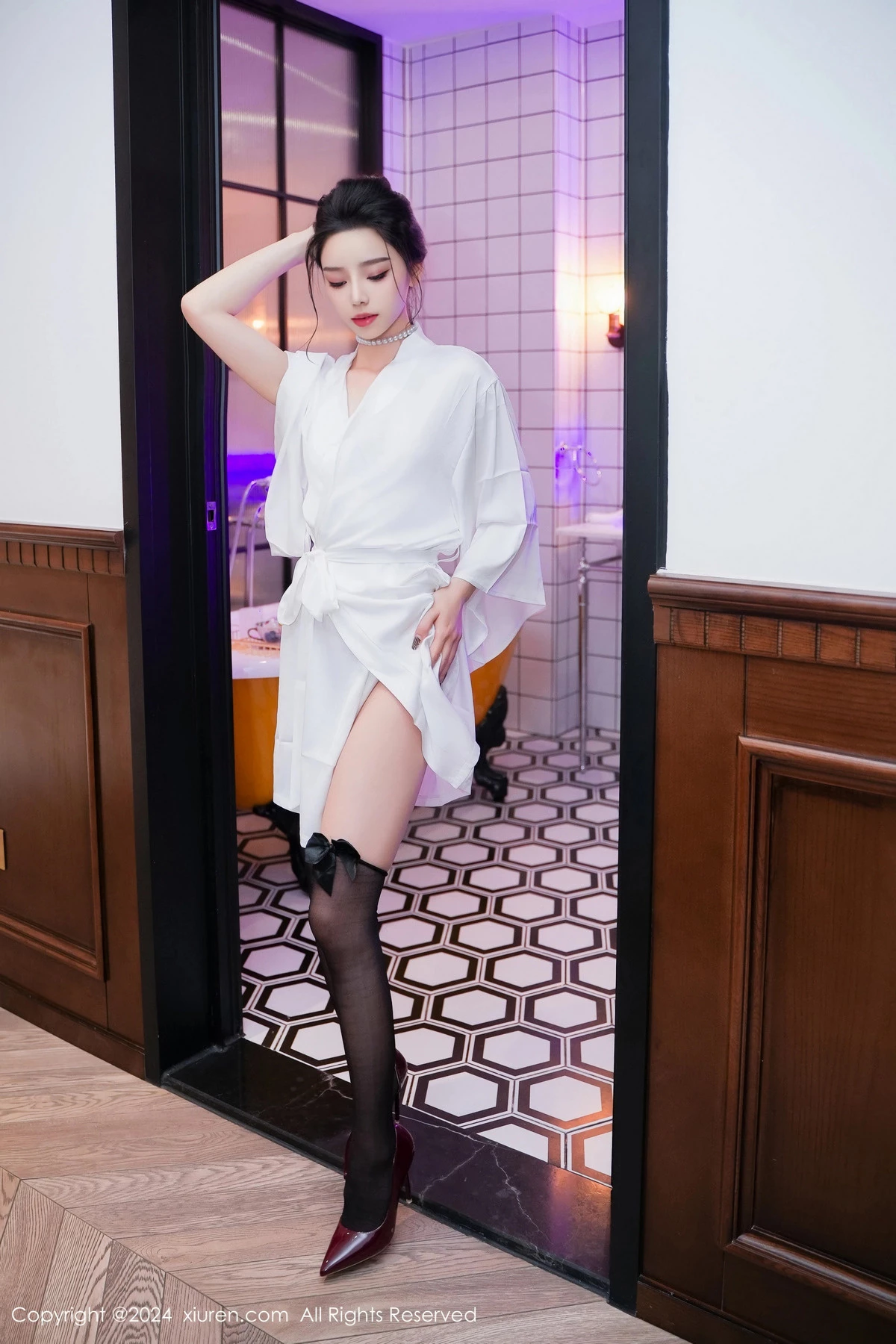 [XiuRen秀人网] 2024.03.25 No.8283 苏曼兮 黑丝美腿 [84P] NO.8