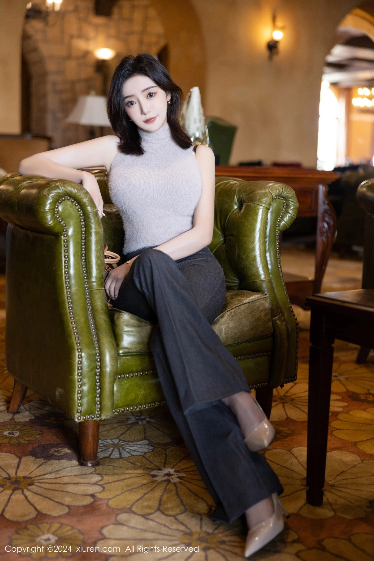 [XiuRen秀人网] 2024.04.25 No.8451 王馨瑶yanni 黑丝美腿 [80P] NO.9