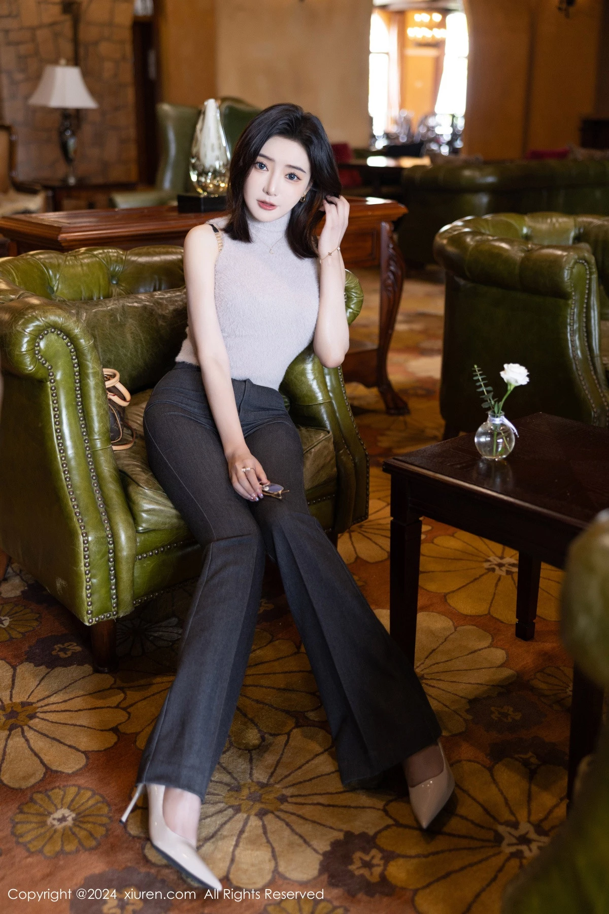 [XiuRen秀人网] 2024.04.25 No.8451 王馨瑶yanni 黑丝美腿 [80P] NO.10