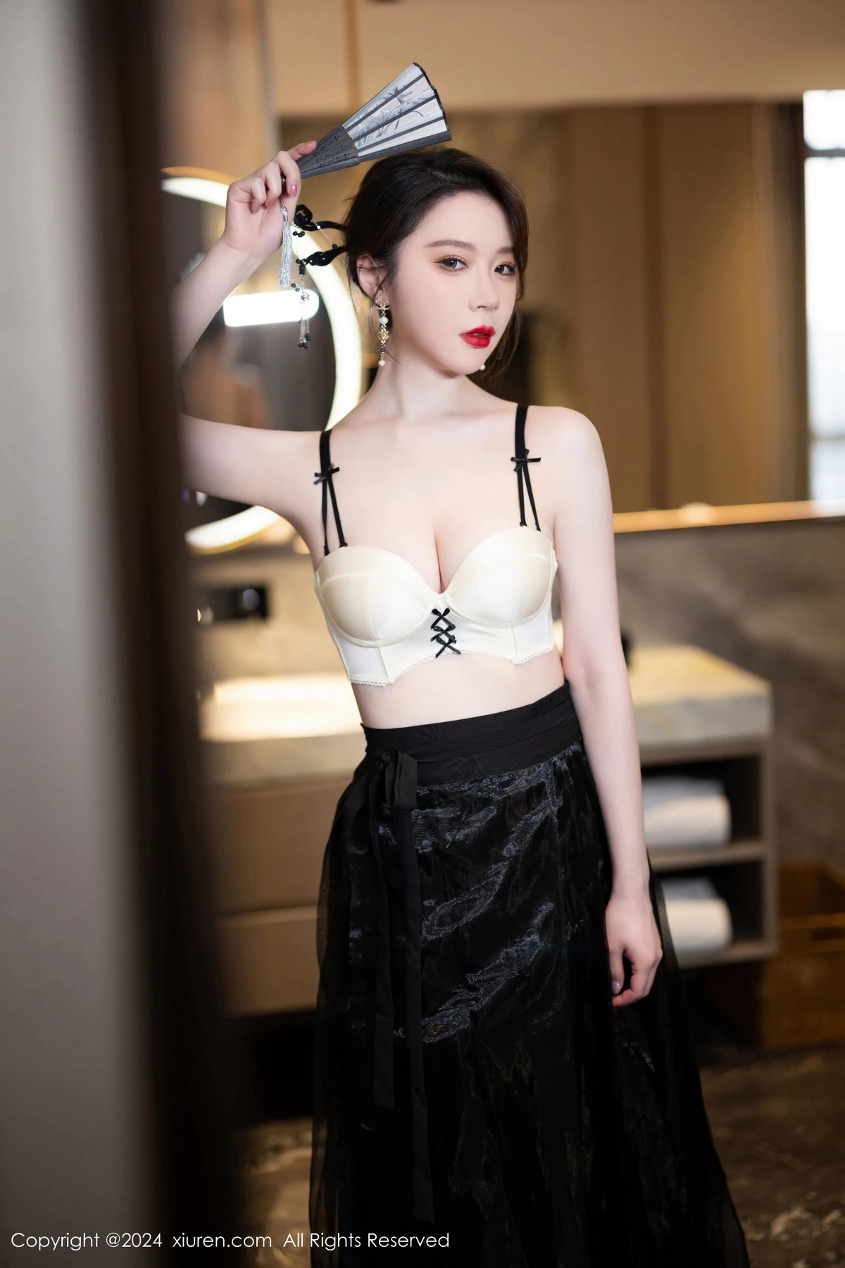 [XiuRen秀人网] 2024.04.28 No.8465 梦心玥 修长美腿 [82P] NO.8