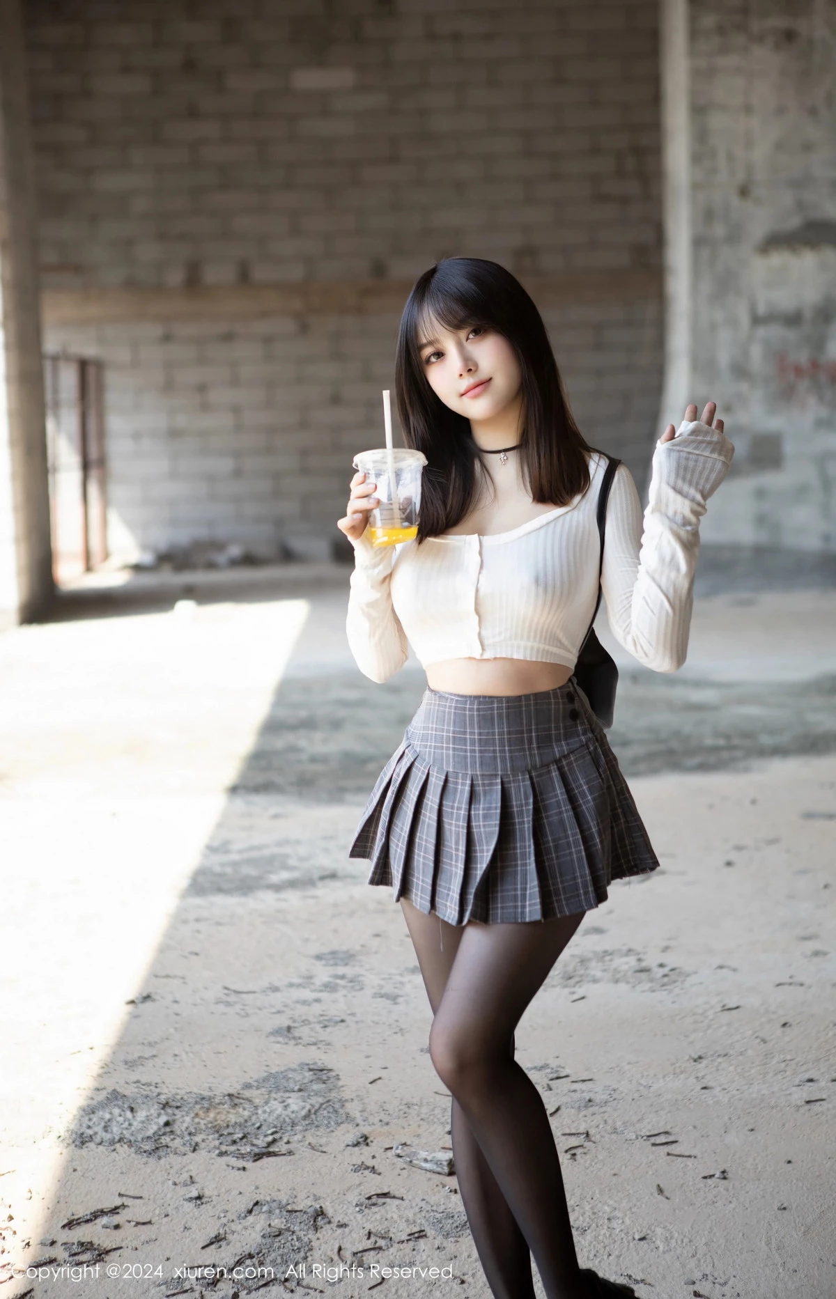 [XiuRen秀人网] 2024.04.23 No.8439 豆瓣酱 美腿黑丝 [85P] NO.5