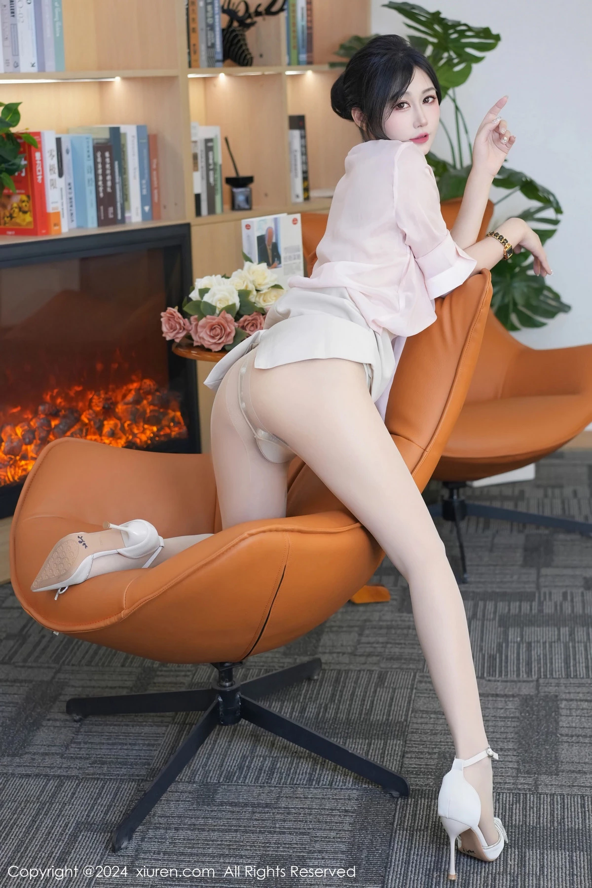 [XiuRen秀人网] 2024.04.30 No.8477 laura阿姣 丝袜美腿 [70P] NO.2