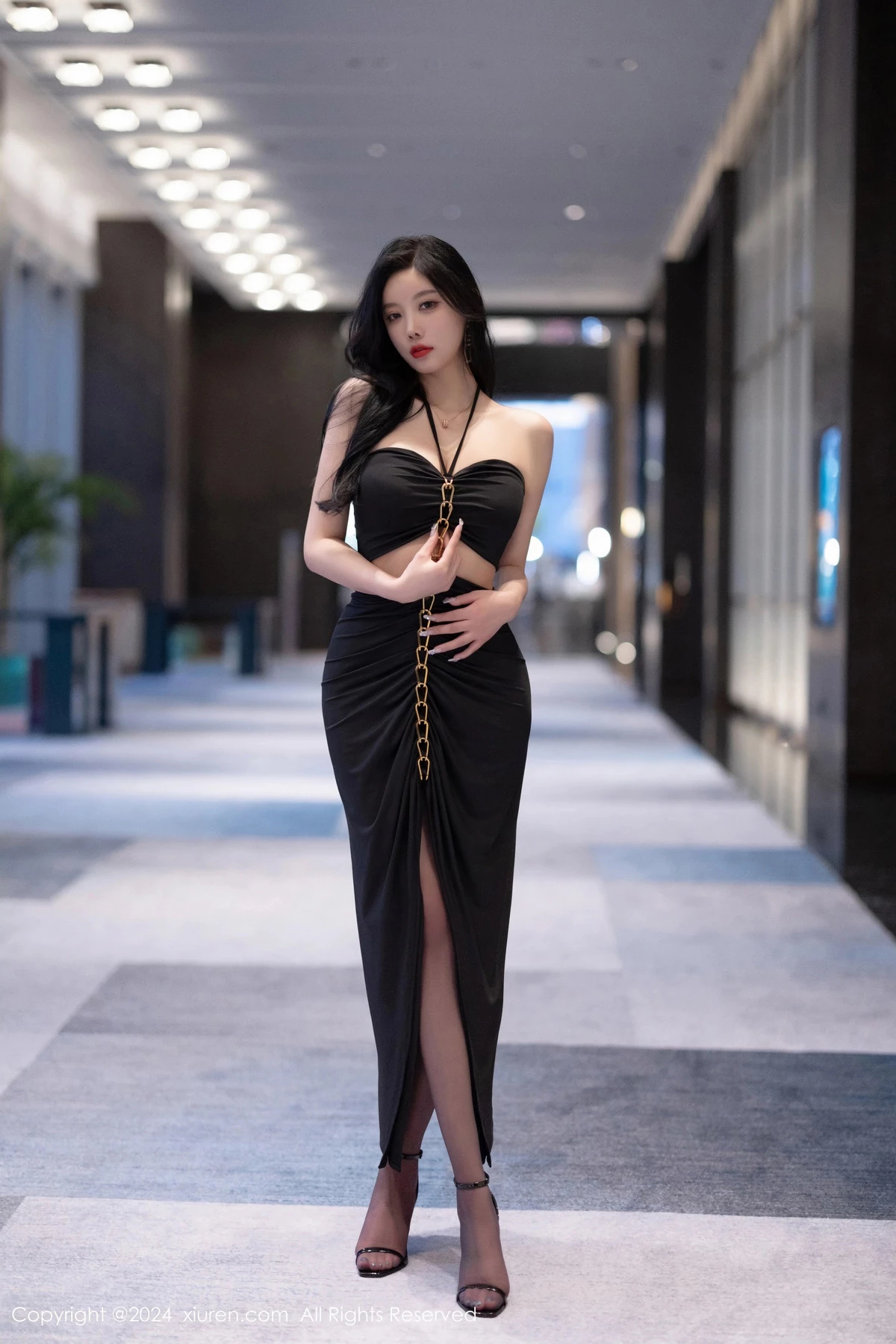 [XiuRen秀人网] 2024.04.30 No.8484 杨晨晨Yome 黑丝美腿 [76P] NO.1