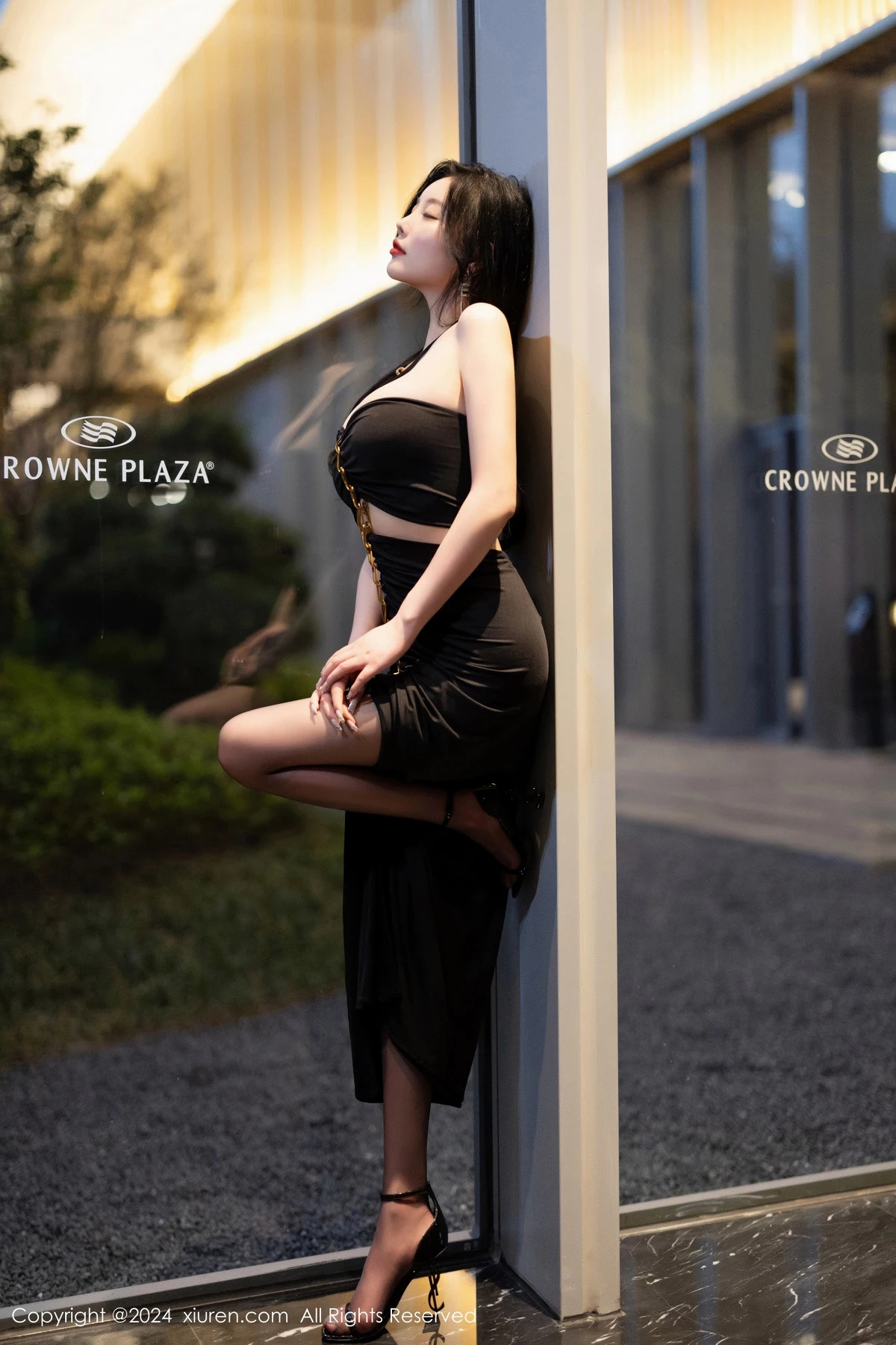 [XiuRen秀人网] 2024.04.30 No.8484 杨晨晨Yome 黑丝美腿 [76P] NO.6