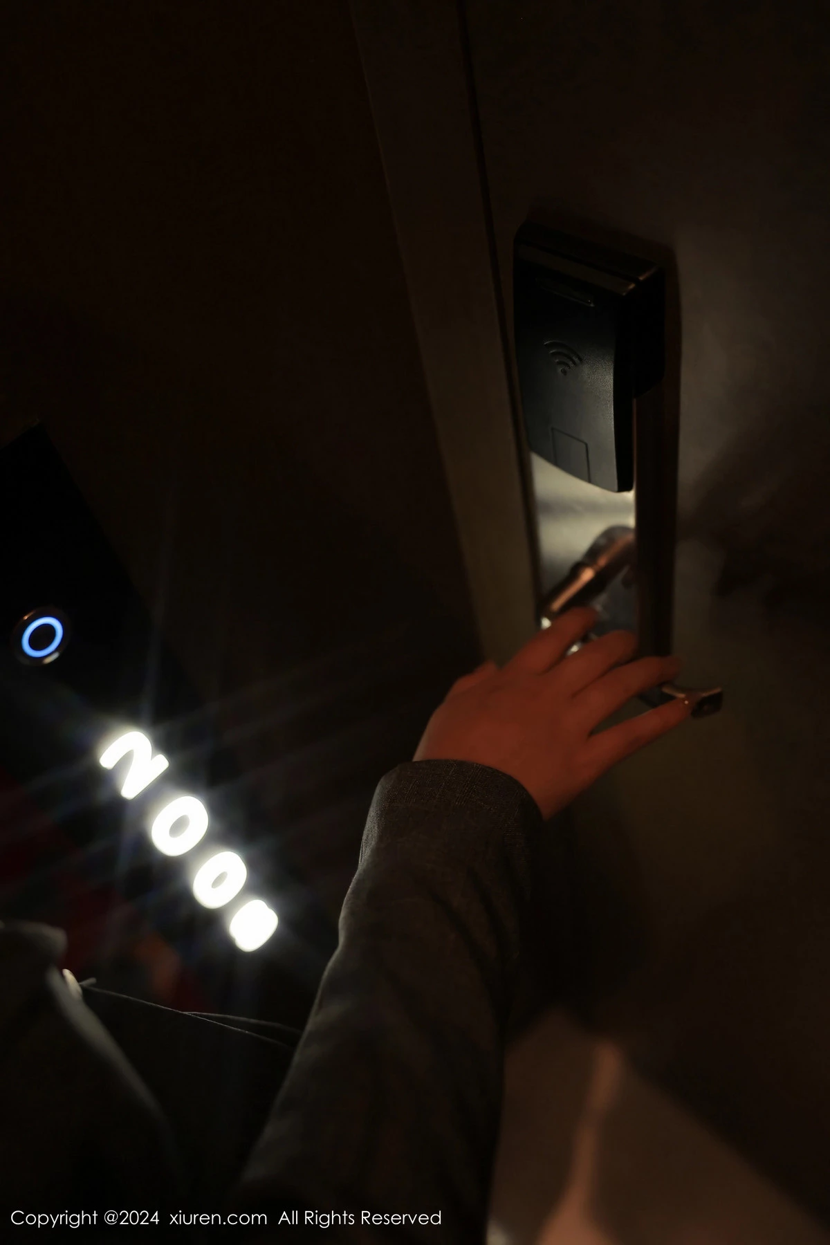 [XiuRen秀人网] 2024.05.07 No.8496 金小依 美腿黑丝 [82P] NO.8