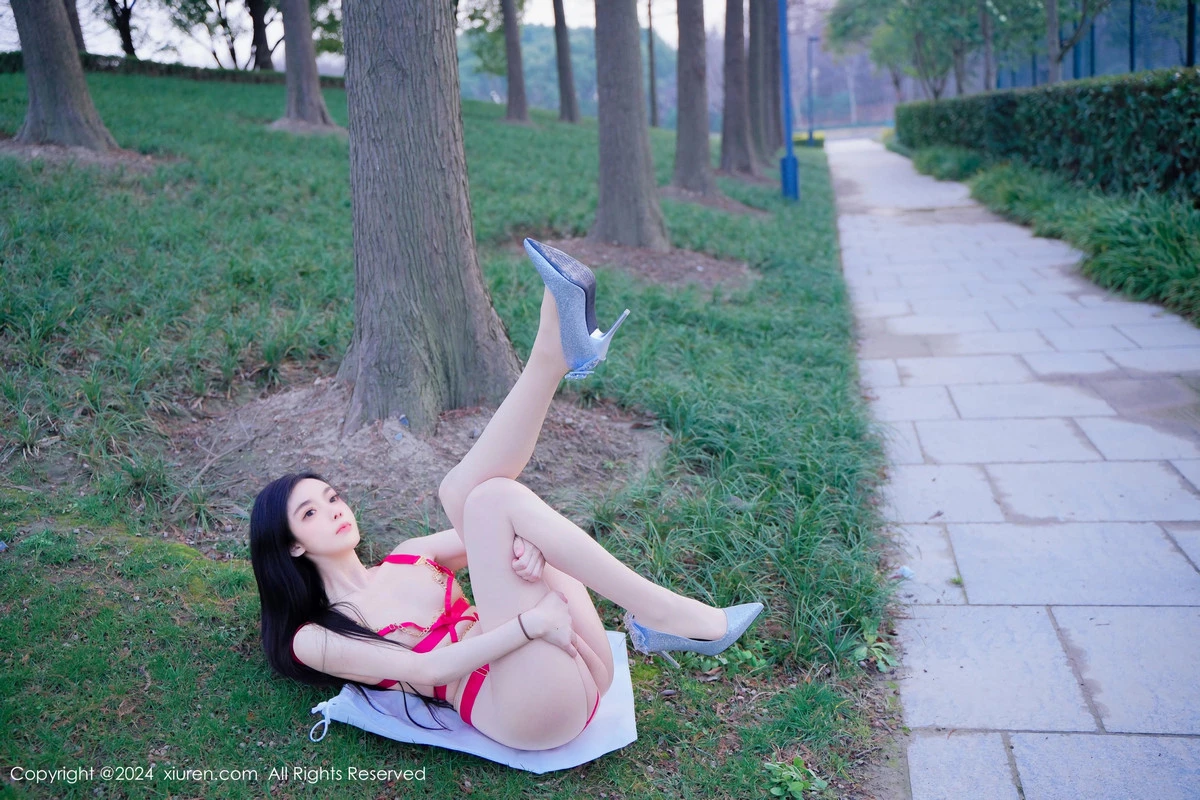[XiuRen秀人网] 2024.05.06 No.8489 龙雪儿 丝袜美腿 [49P] NO.9