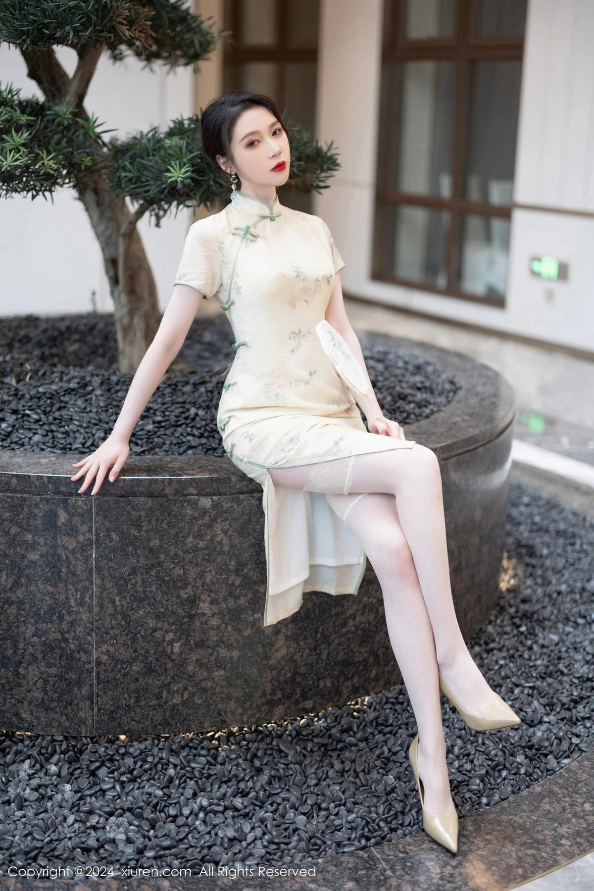 [XiuRen秀人网] 2024.05.07 No.8497 梦心玥 丝袜美腿 [83P] NO.8