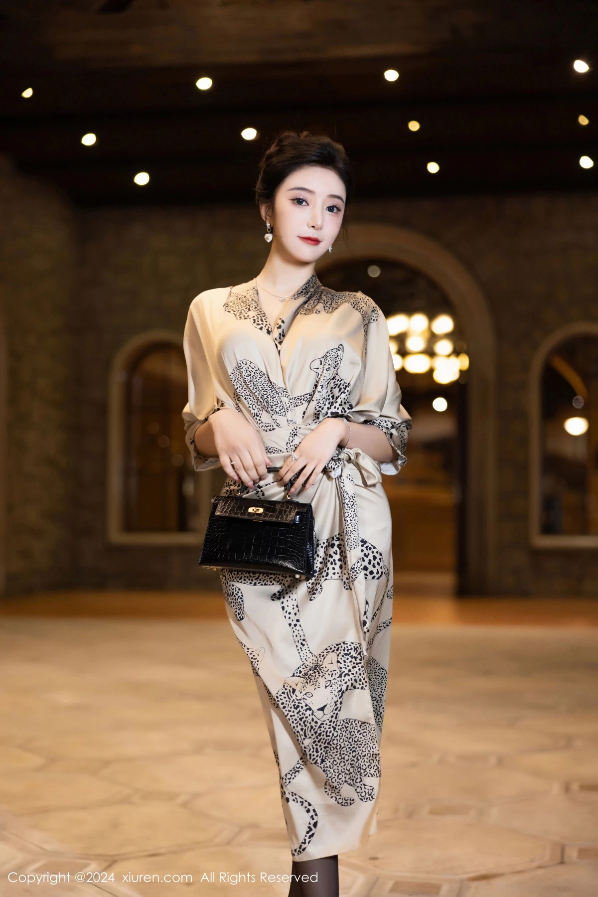 [XiuRen秀人网] 2024.05.09 No.8510 王馨瑶yanni 黑丝美腿 [82P] NO.1