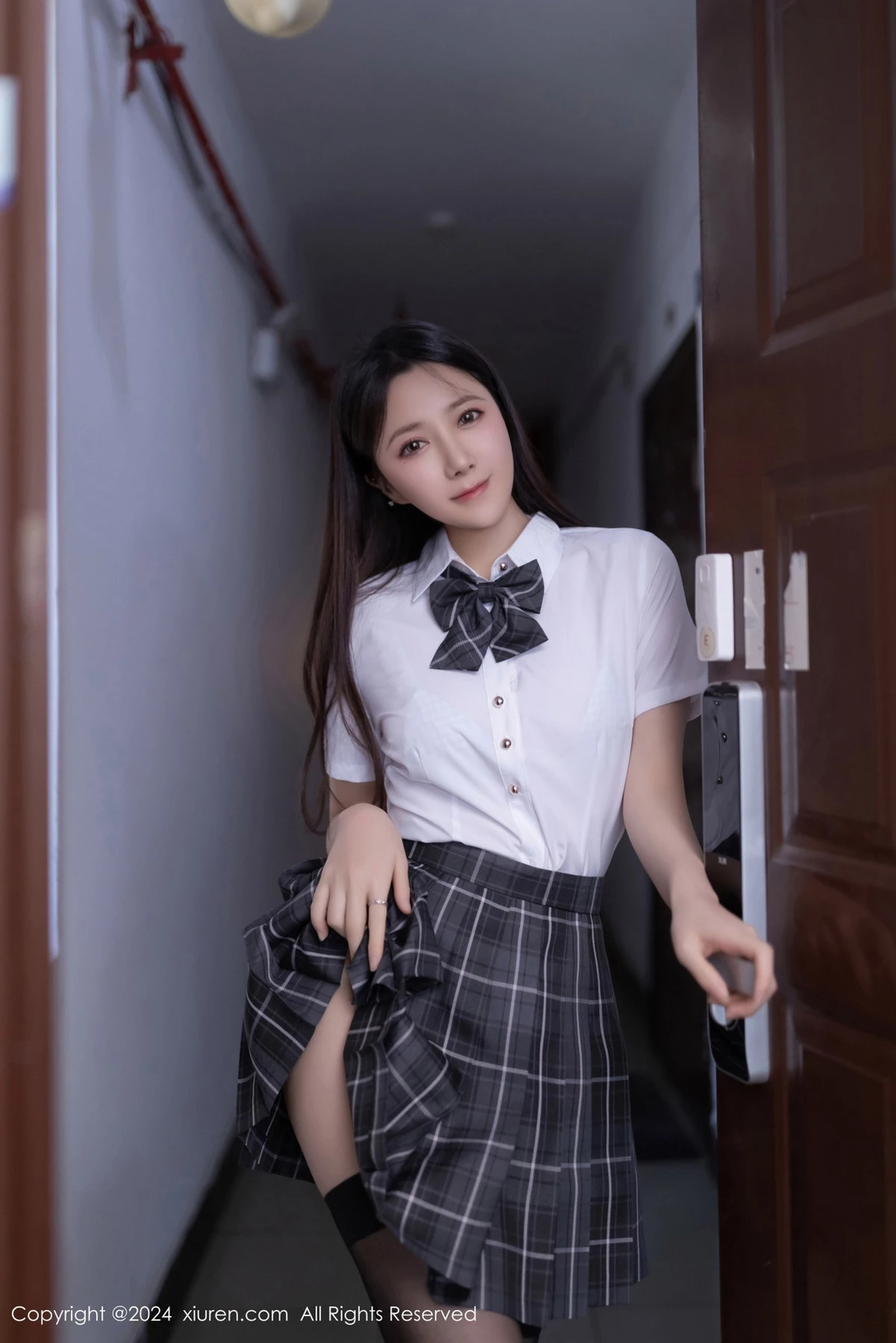 [XiuRen秀人网] 2024.05.10 No.8516 鱼子酱Fish 黑丝美腿 [80P] NO.9