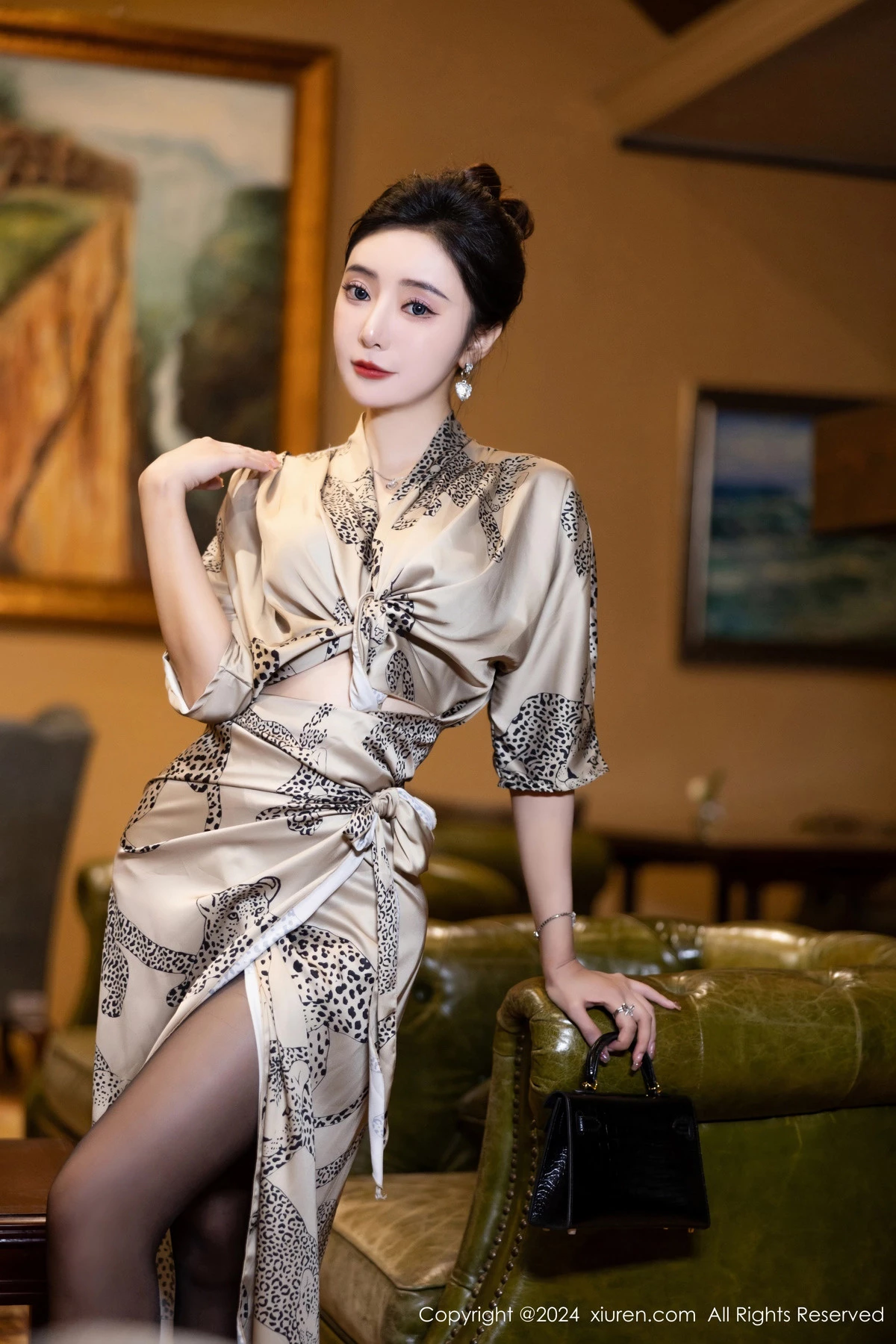 [XiuRen秀人网] 2024.05.09 No.8510 王馨瑶yanni 黑丝美腿 [82P] NO.8