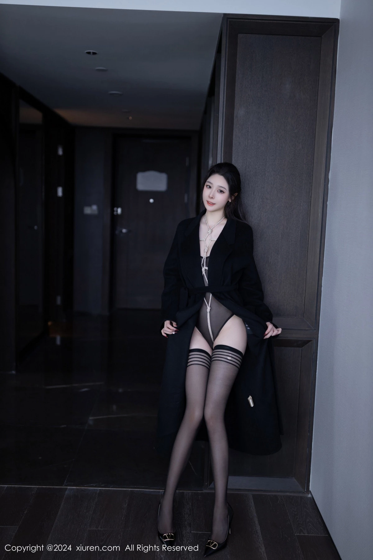 [XiuRen秀人网] 2024.05.16 No.8552 小逗逗 黑丝美腿 [80P] NO.8