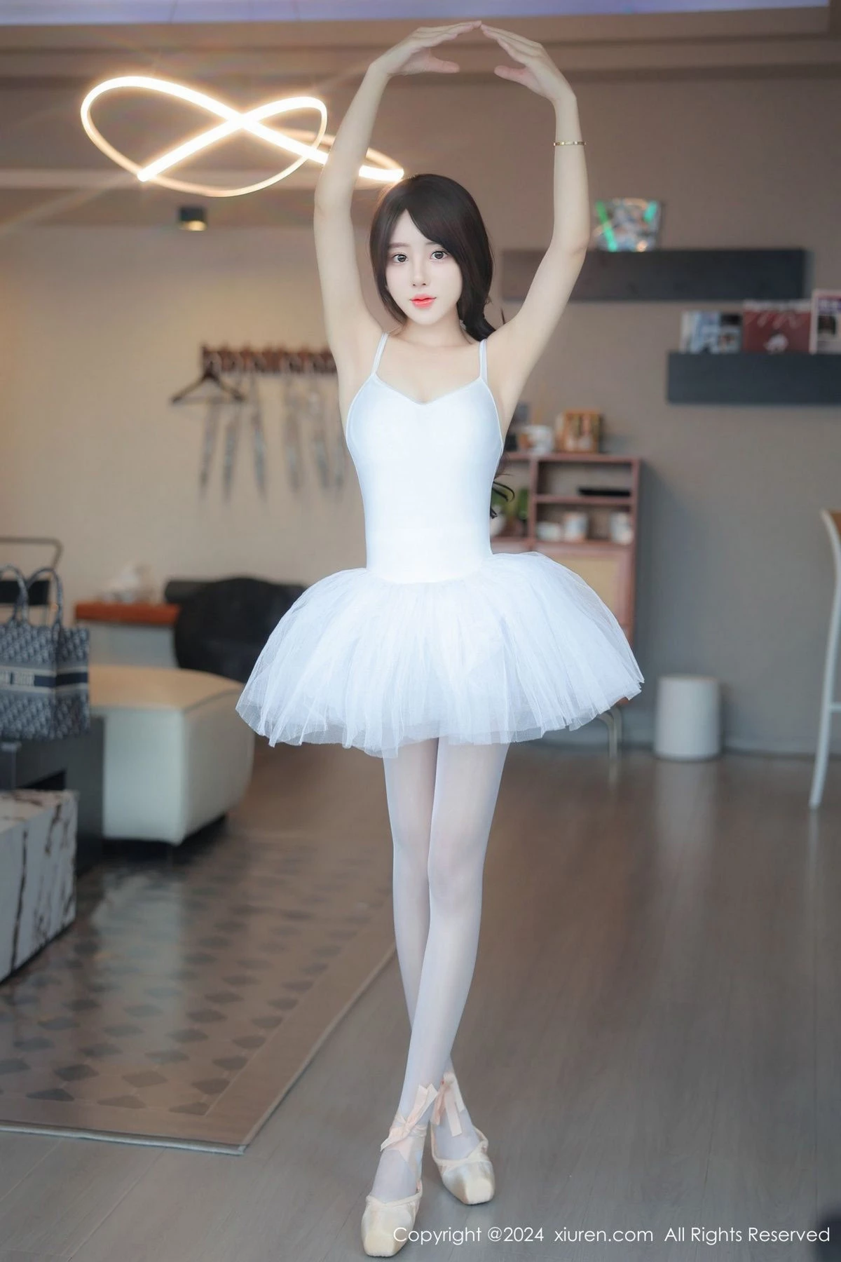 [XiuRen秀人网] 2024.05.17 No.8564 桃妖夭 丝袜美腿 [80P] NO.1