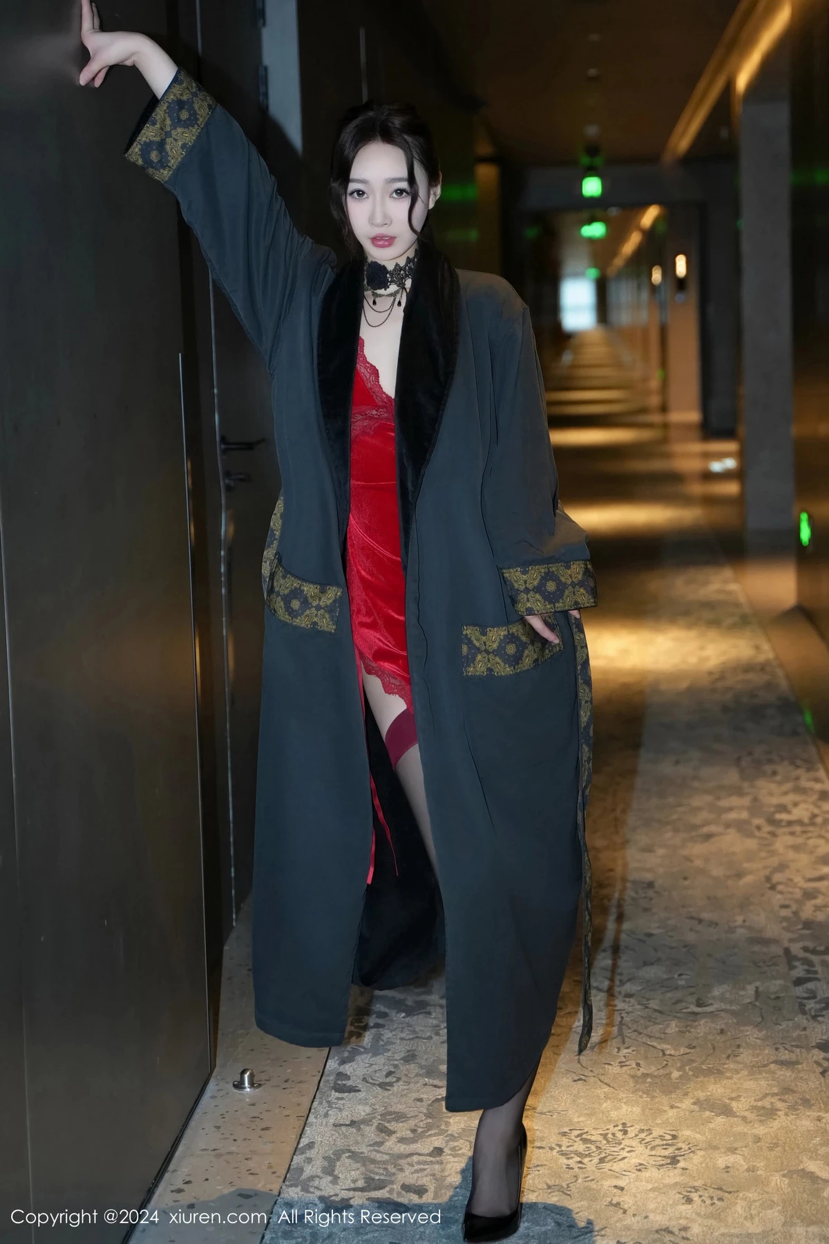 [XiuRen秀人网] 2024.05.16 No.8547 软糖爱喝奶 黑丝美腿 [73P] NO.7