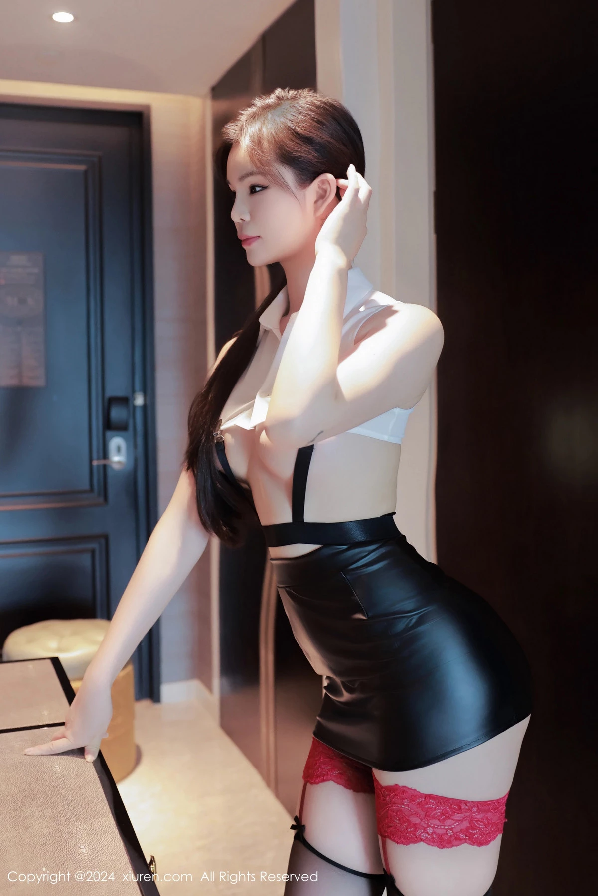 [XiuRen秀人网] 2024.05.15 No.8540 雪糕CiCi 黑丝美腿 [121P] NO.8