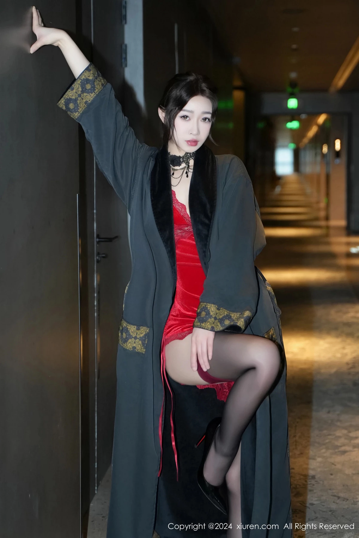 [XiuRen秀人网] 2024.05.16 No.8547 软糖爱喝奶 黑丝美腿 [73P] NO.10