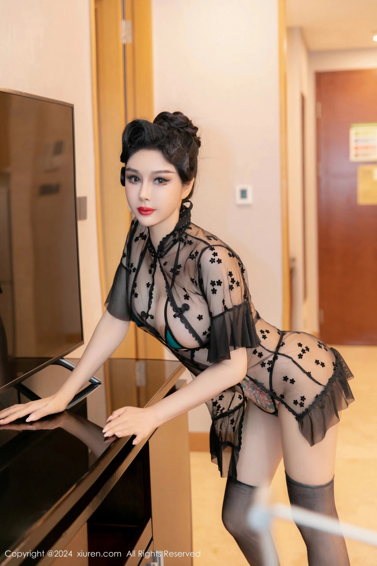 [XiuRen秀人网] 2024.05.16 No.8549 田冰冰 黑丝美腿 [55P] NO.10